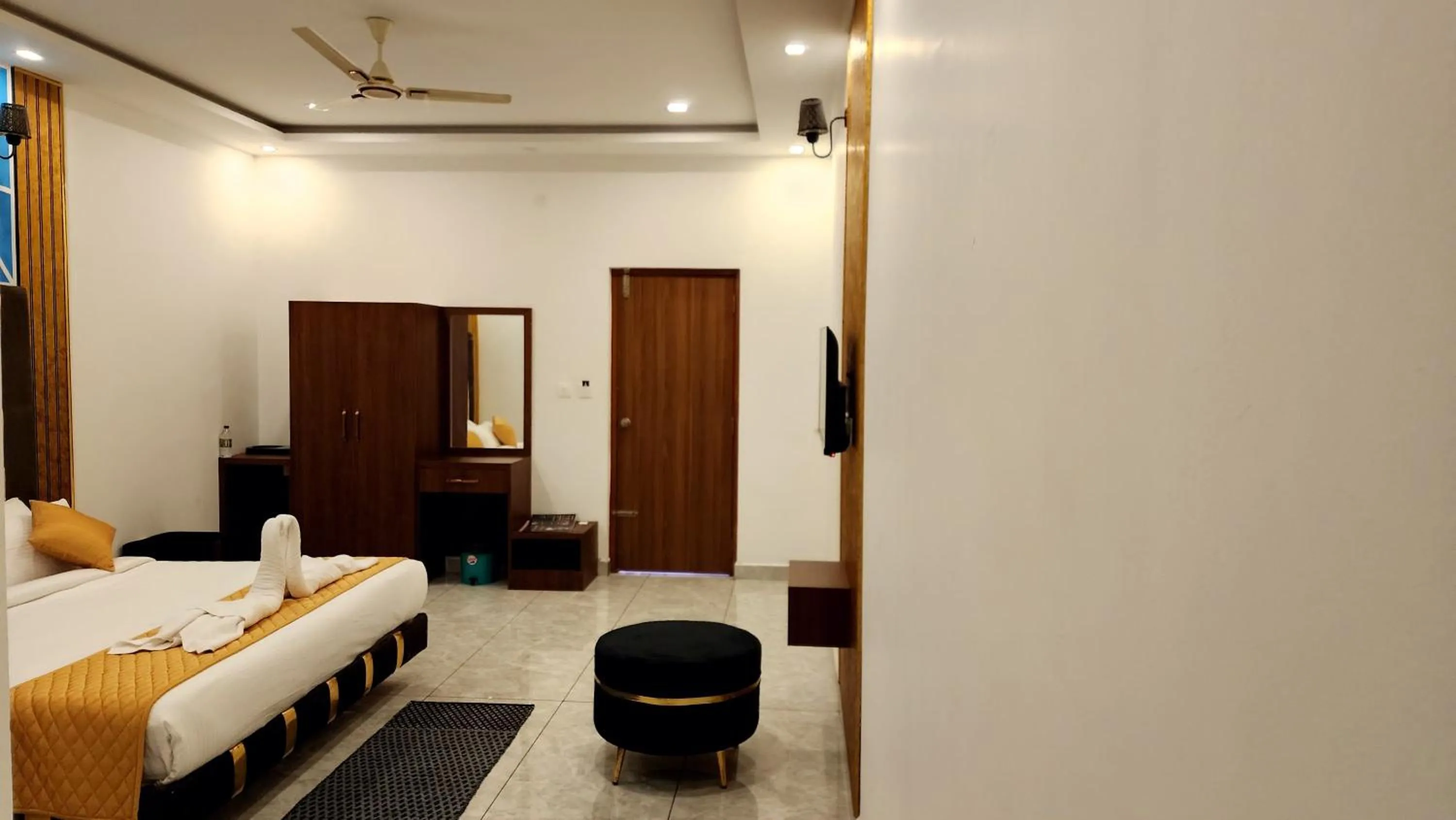 Bed in The Sky Hotel Coorg