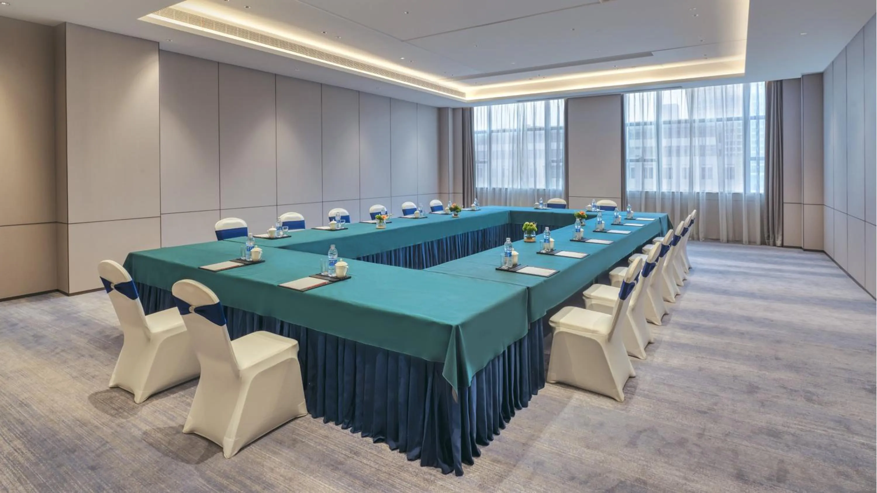 Meeting/conference room in Holiday Inn Express Rugao City Center, an IHG Hotel