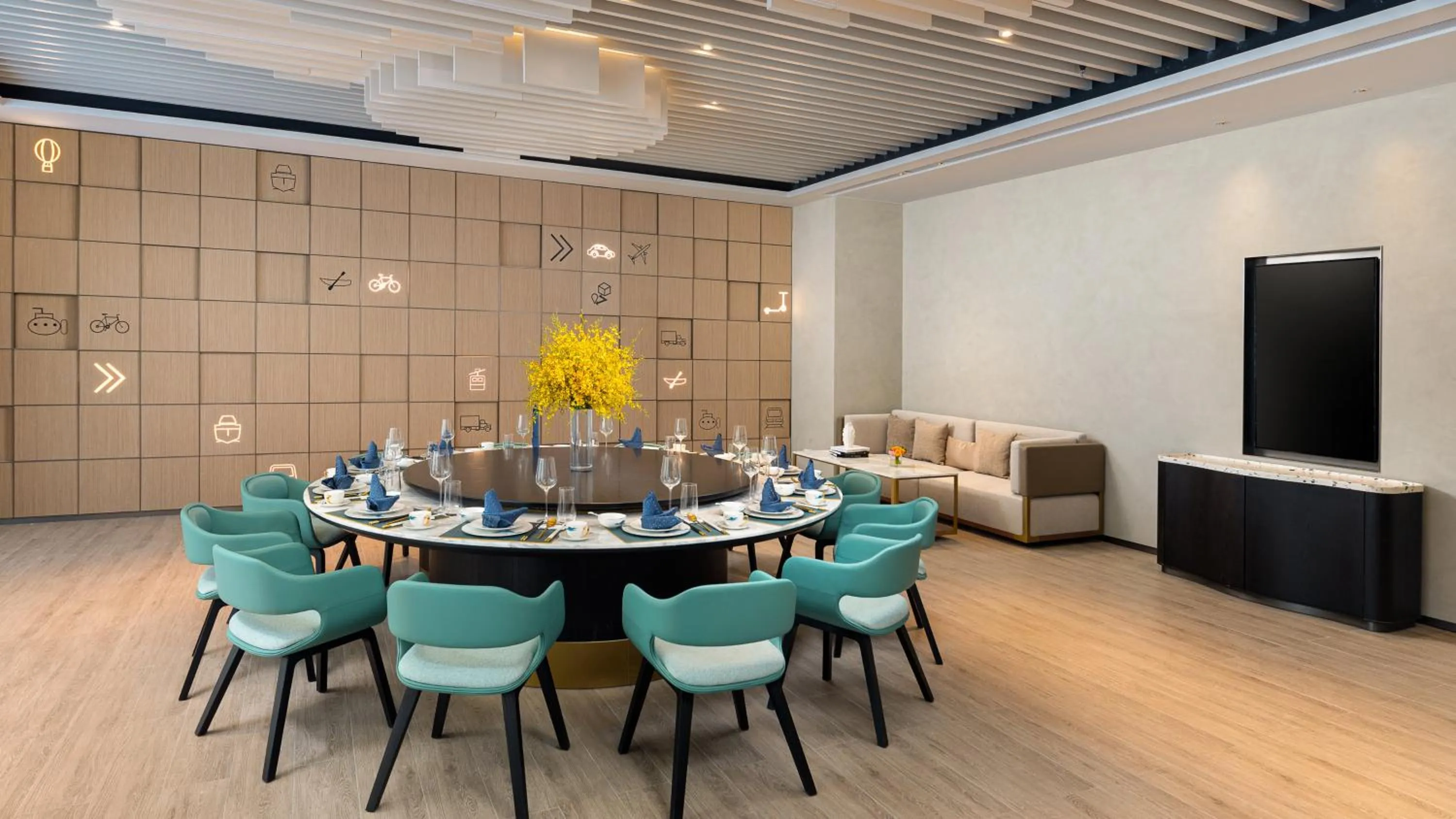 Meeting/conference room in Holiday Inn Shanghai Pudong Airport, an IHG Hotel