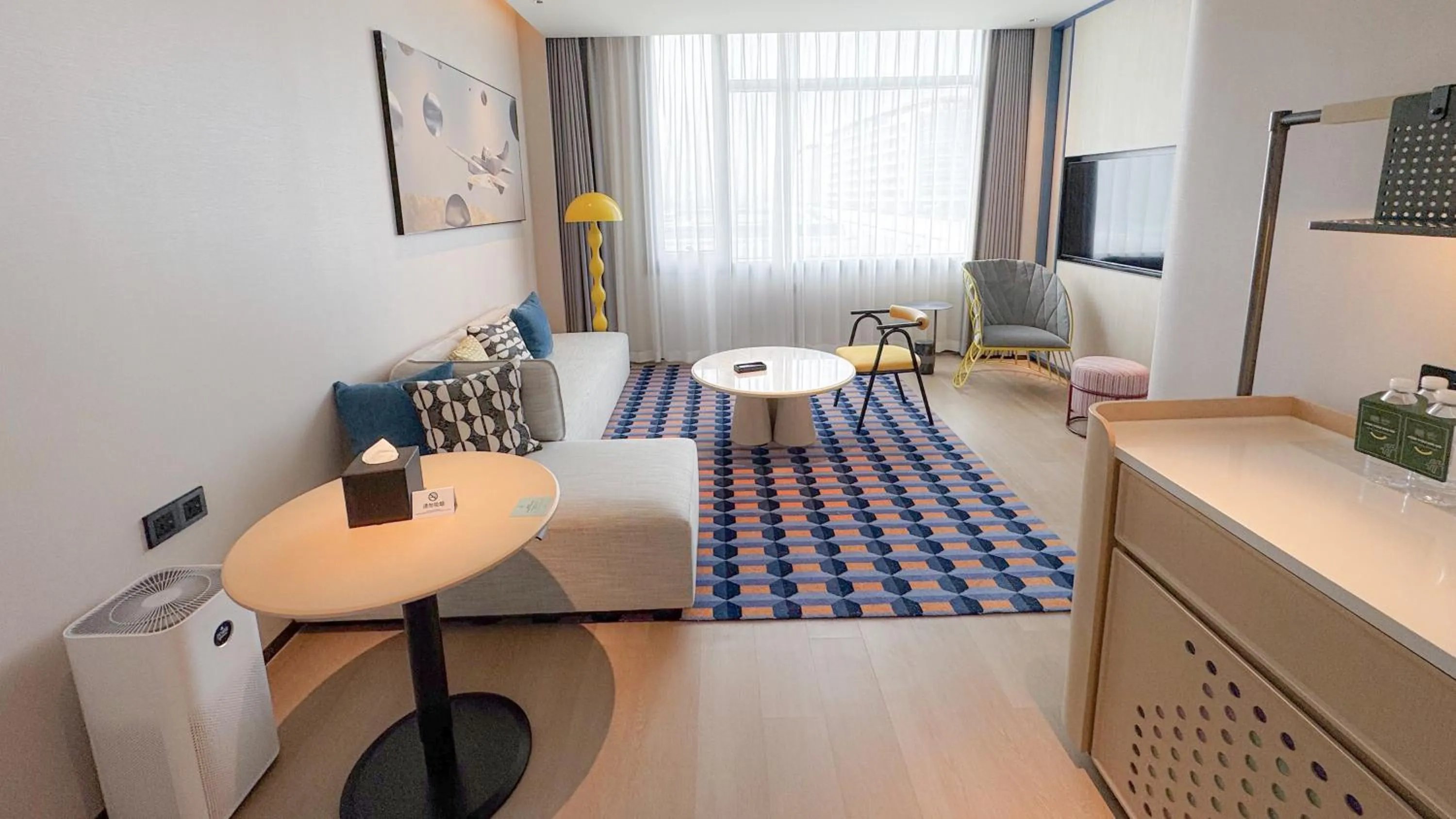 Photo of the whole room in Holiday Inn Shanghai Pudong Airport, an IHG Hotel