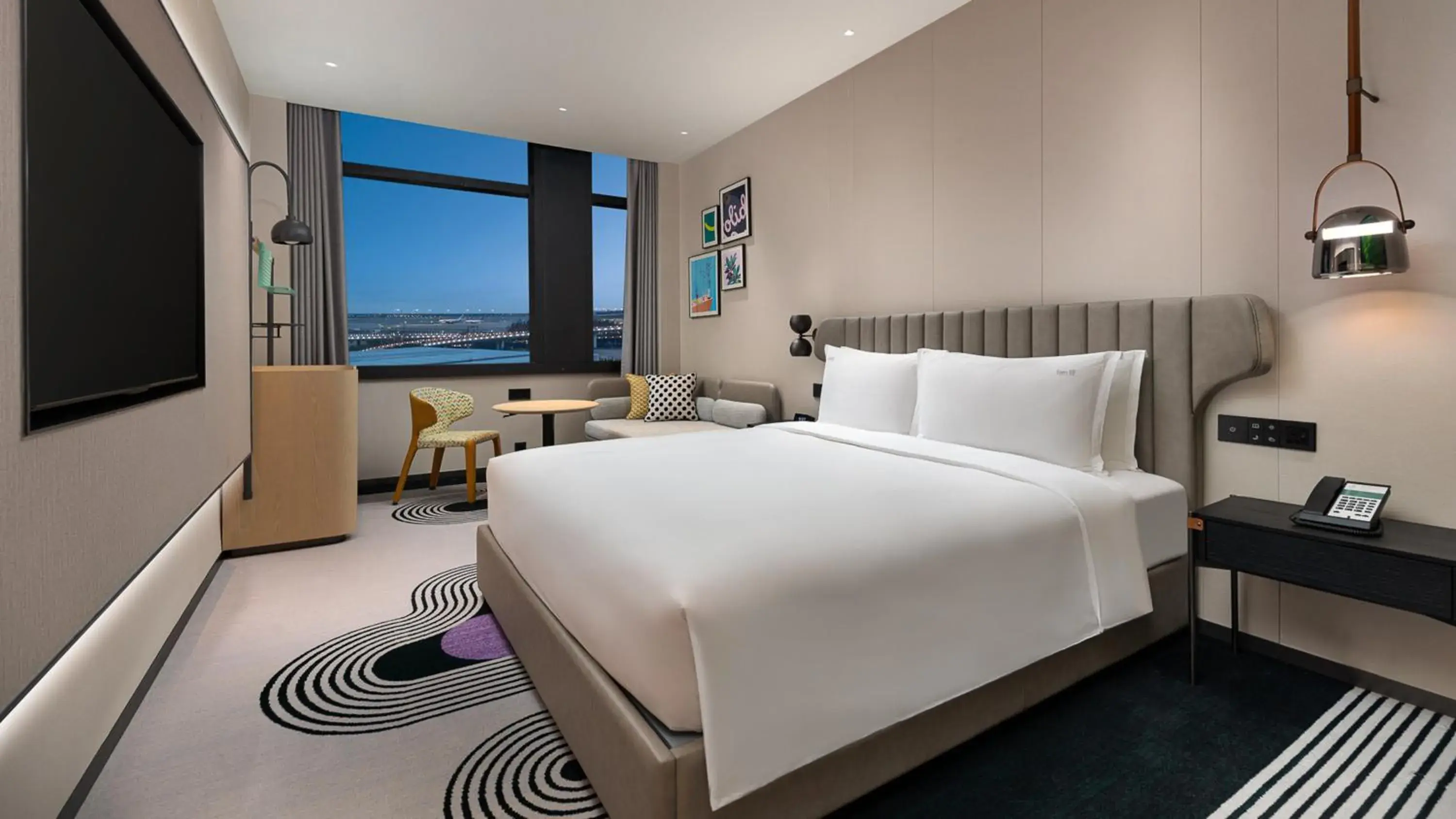 King Room with View - Non-Smoking in Holiday Inn Shanghai Pudong Airport, an IHG Hotel King Room with View - Non-Smoking in Holiday Inn Shanghai Pudong Airport, an IHG Hotel