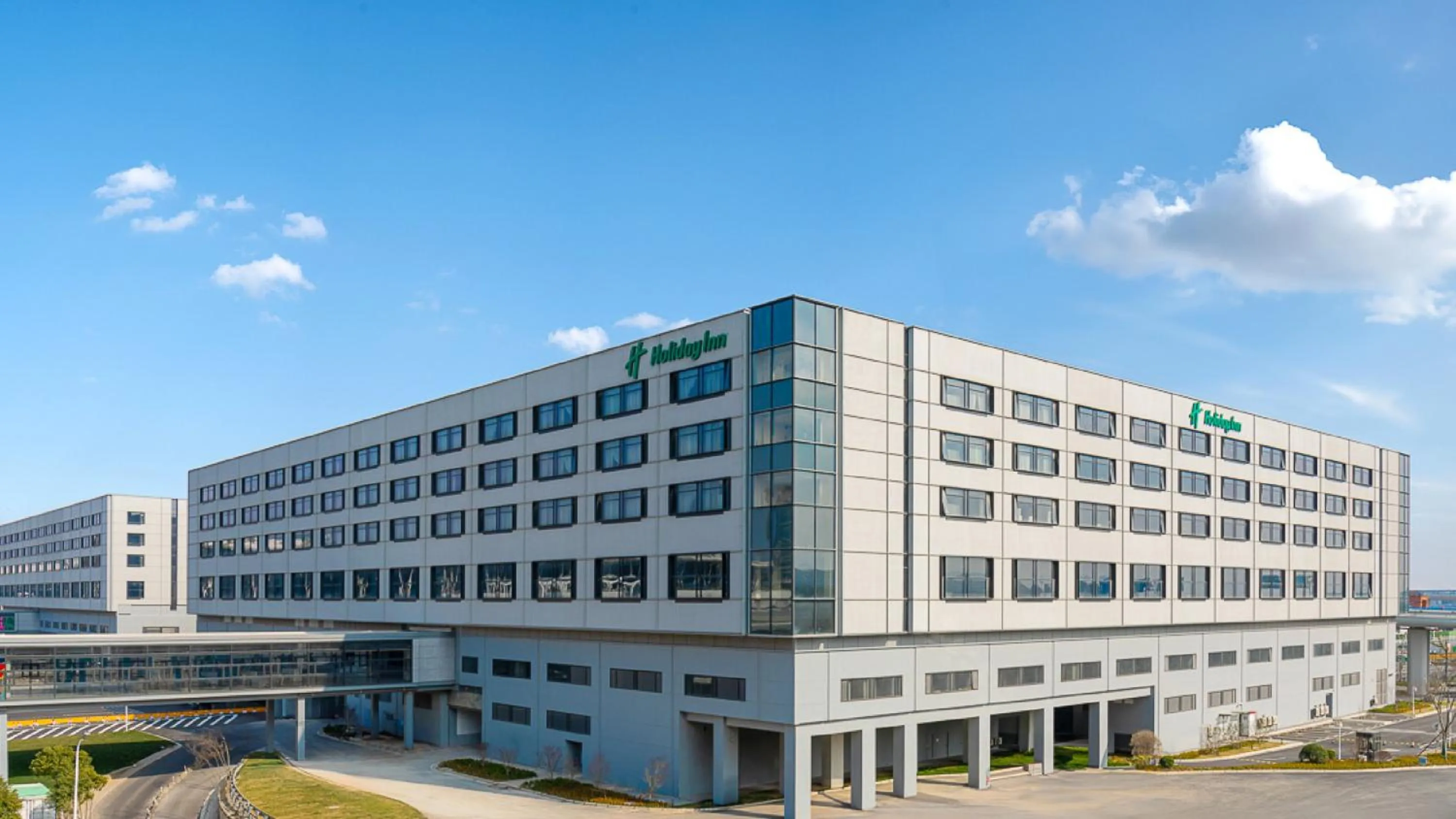 Property building in Holiday Inn Shanghai Pudong Airport, an IHG Hotel