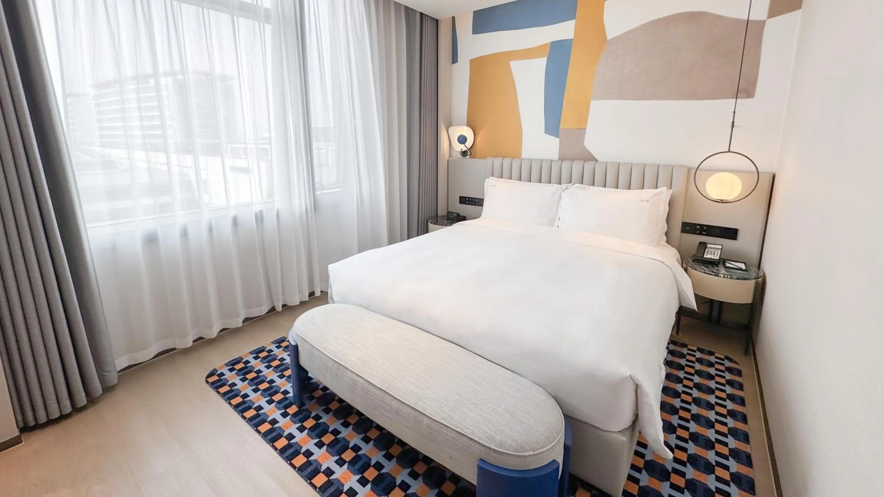 Photo of the whole room, Bed in Holiday Inn Shanghai Pudong Airport, an IHG Hotel