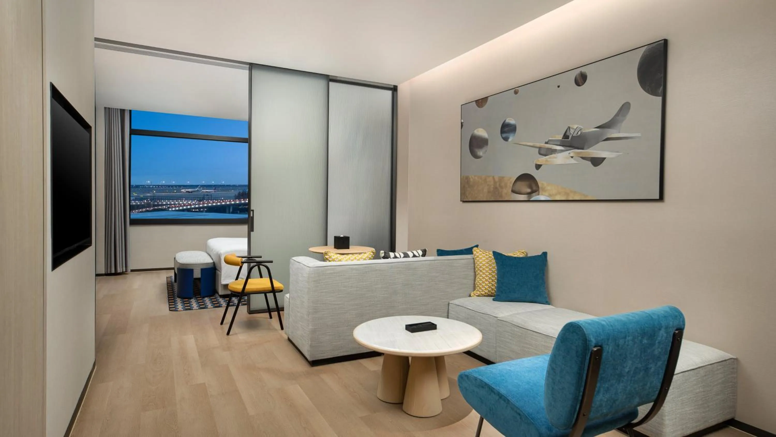 Photo of the whole room in Holiday Inn Shanghai Pudong Airport, an IHG Hotel