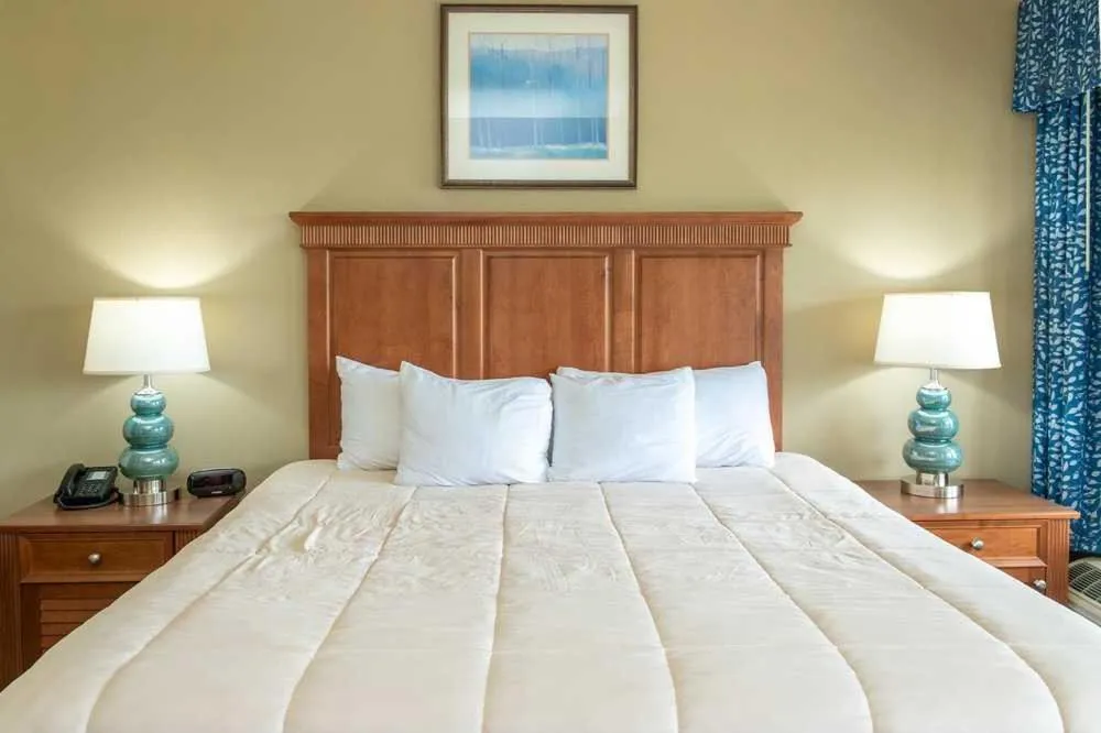 Deluxe Double Room in Port of Kimberling Resort & Campground