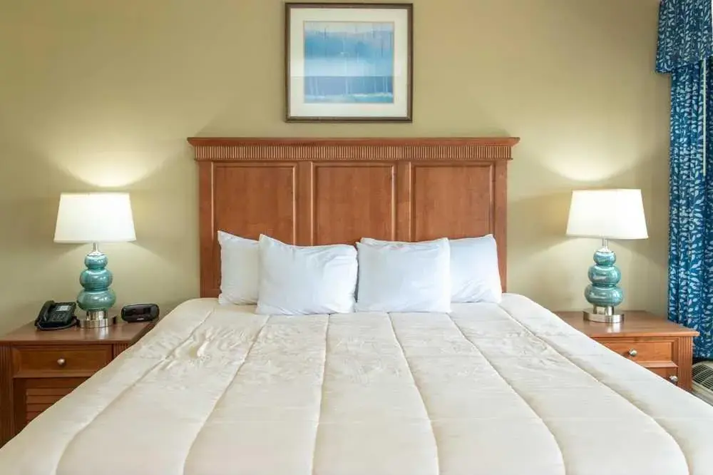 Deluxe Double Room in Port of Kimberling Resort & Campground Deluxe Double Room in Port of Kimberling Resort & Campground