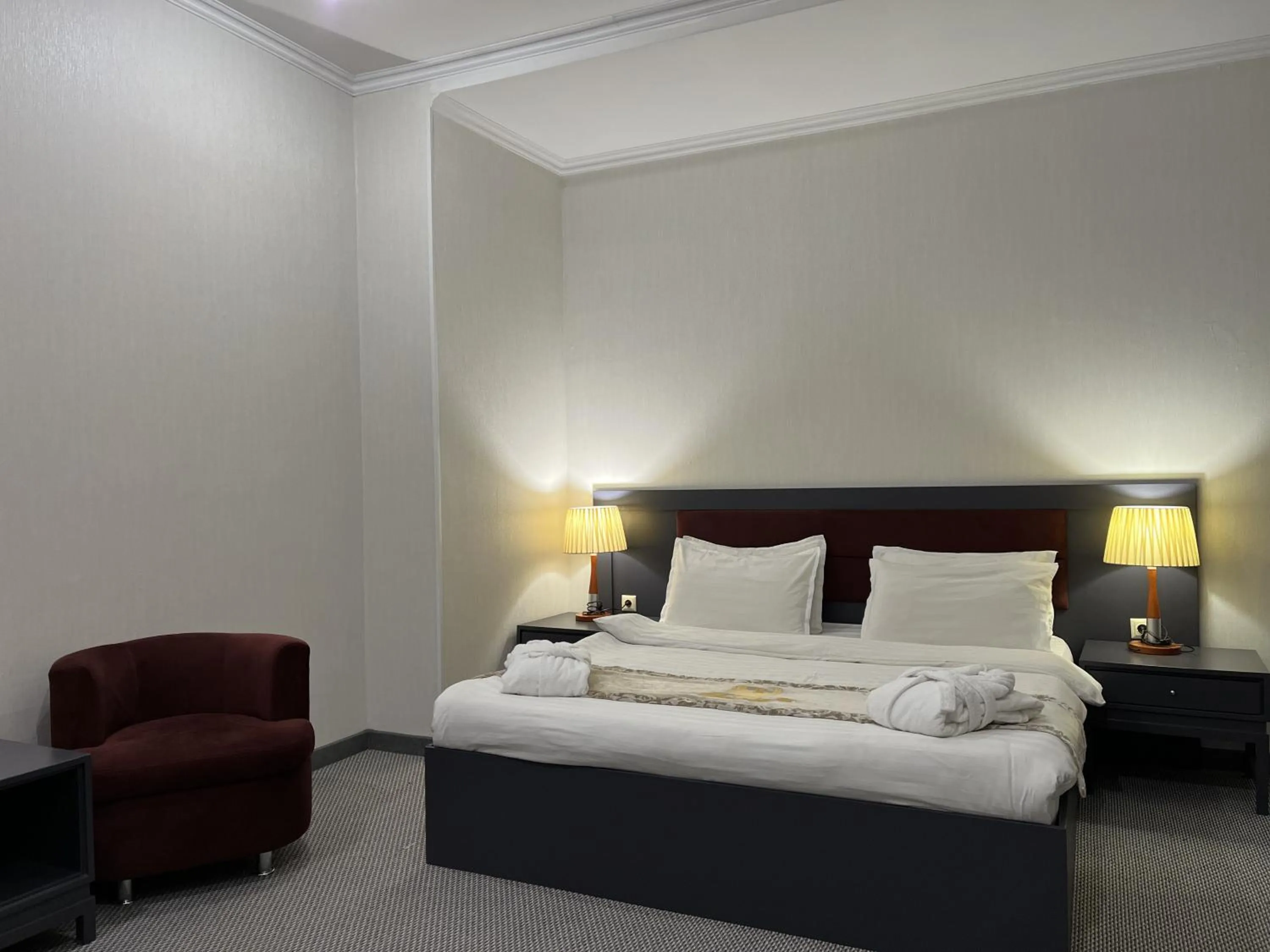 Photo of the whole room in Almaty Grand Erbil Hotel