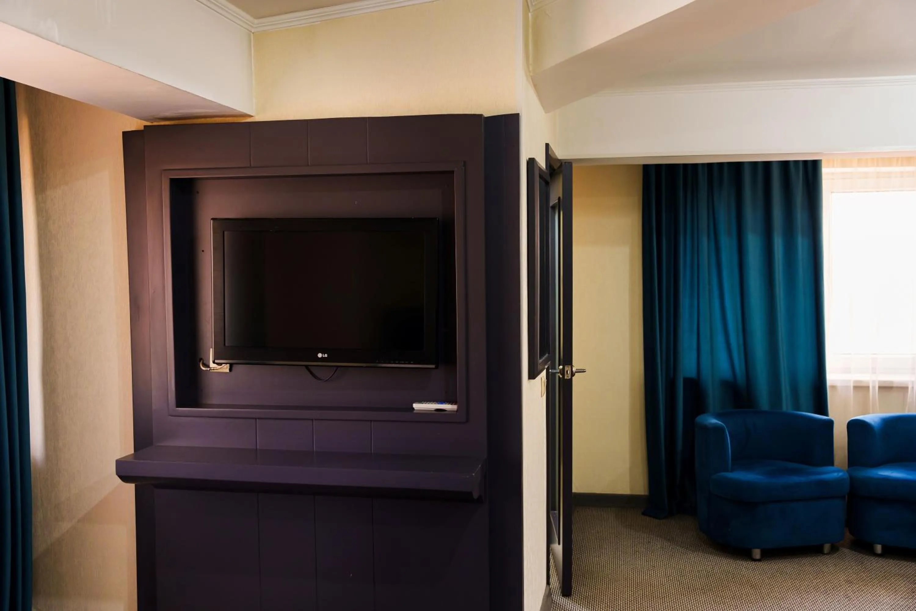 Photo of the whole room in Almaty Grand Erbil Hotel