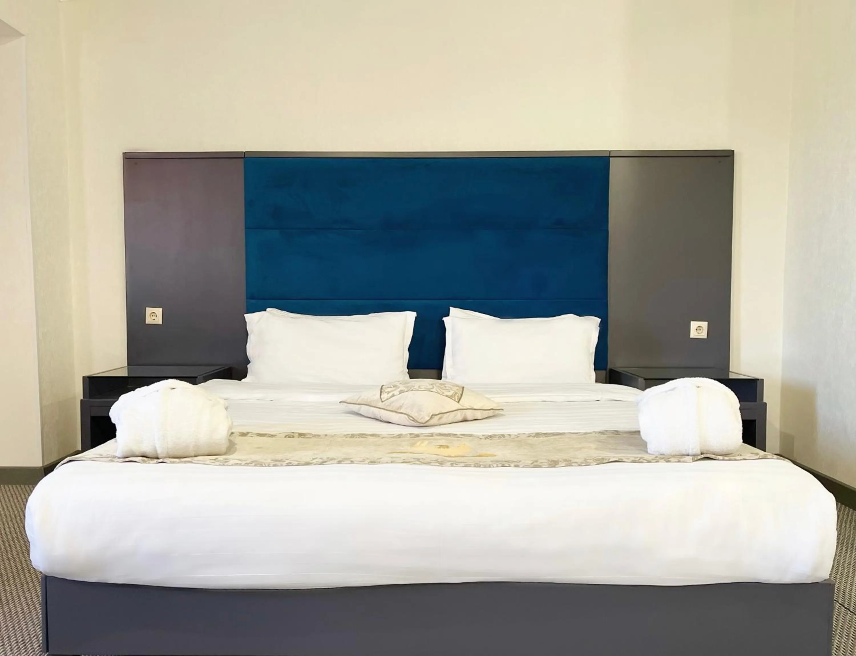 Bed in Almaty Grand Erbil Hotel