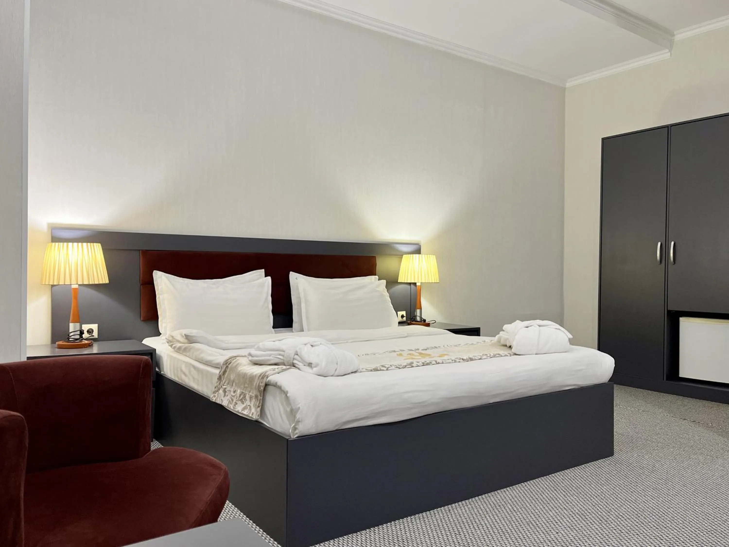 Photo of the whole room in Almaty Grand Erbil Hotel