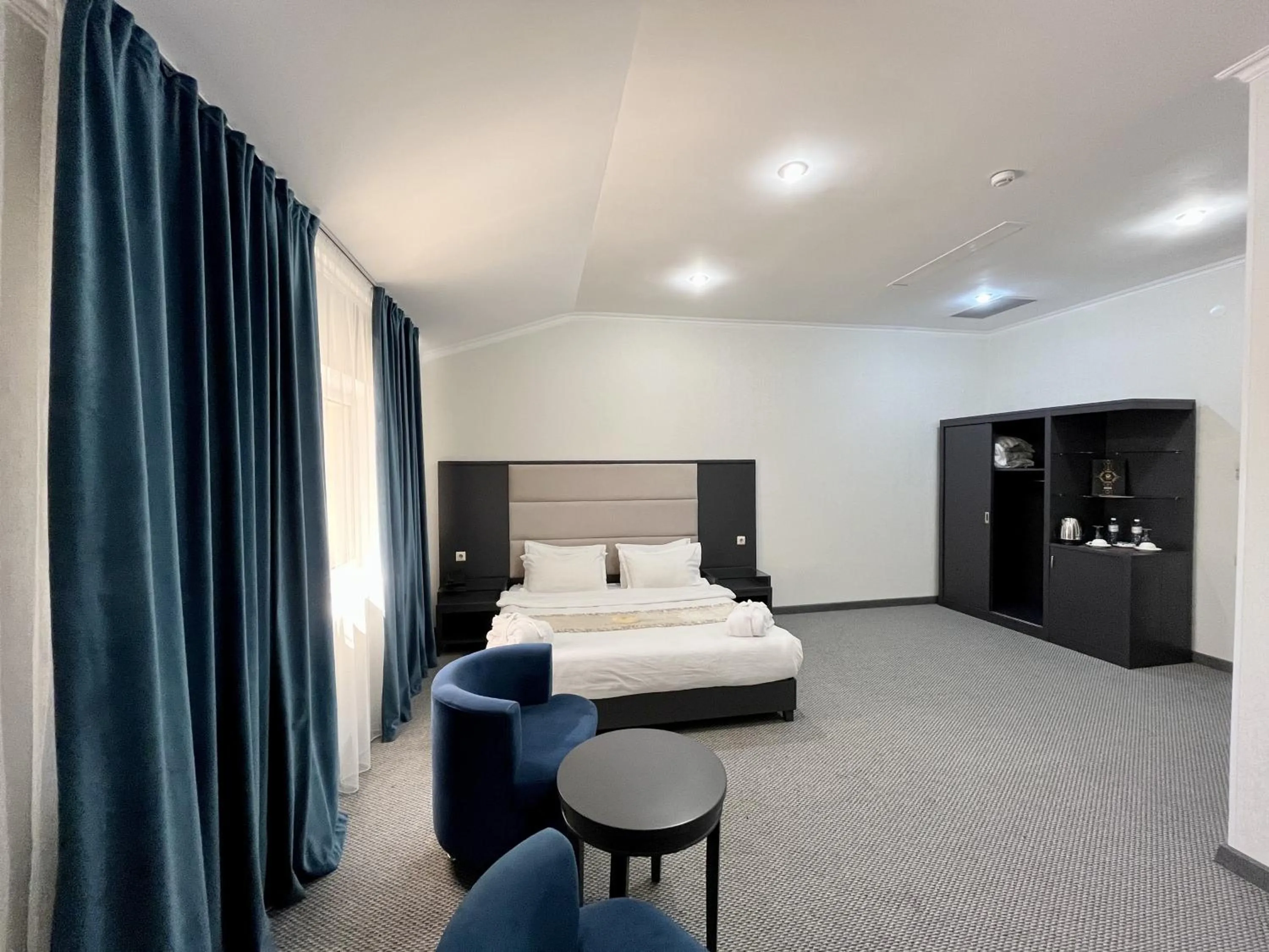 Photo of the whole room in Almaty Grand Erbil Hotel