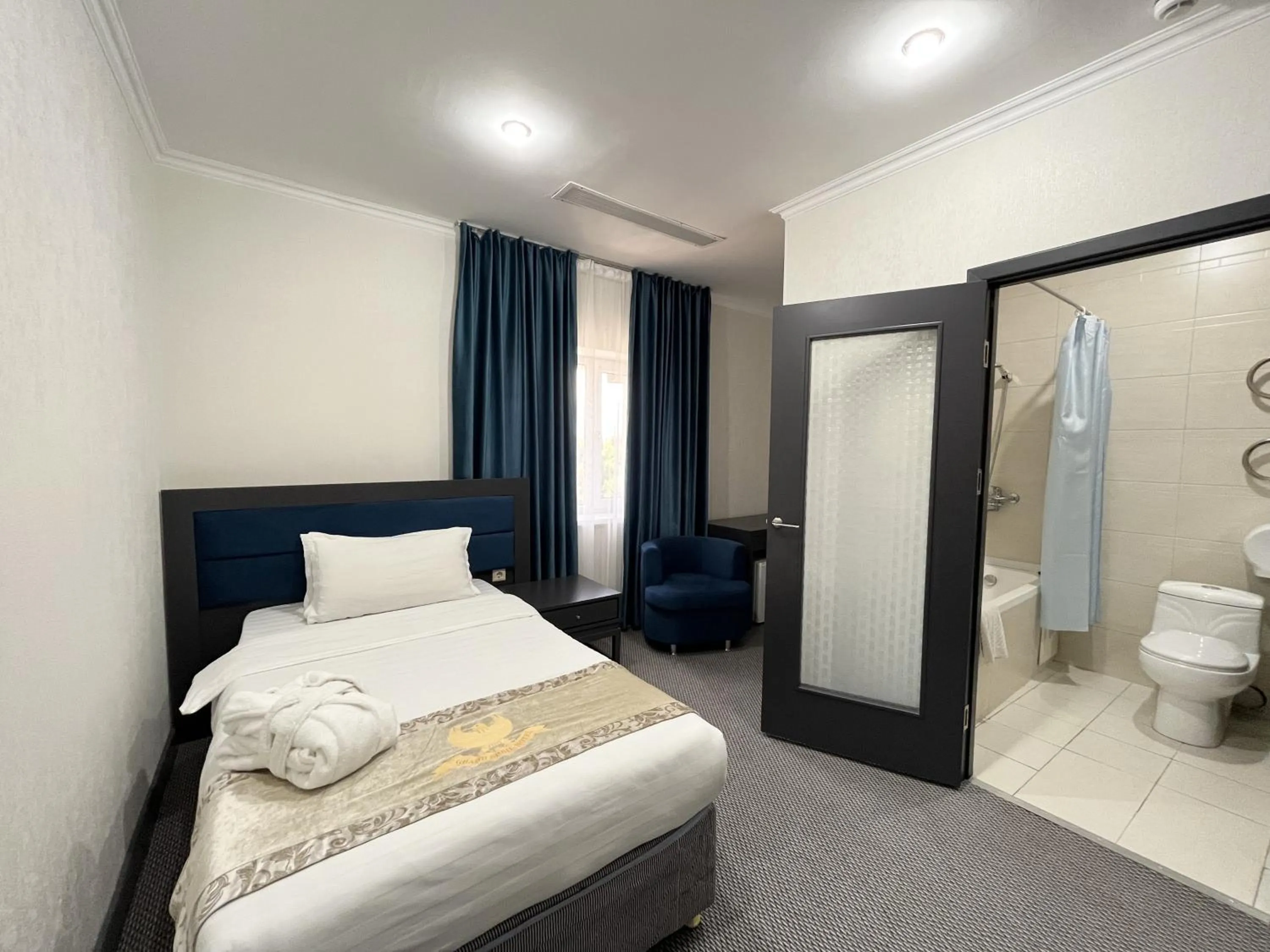 Photo of the whole room in Almaty Grand Erbil Hotel