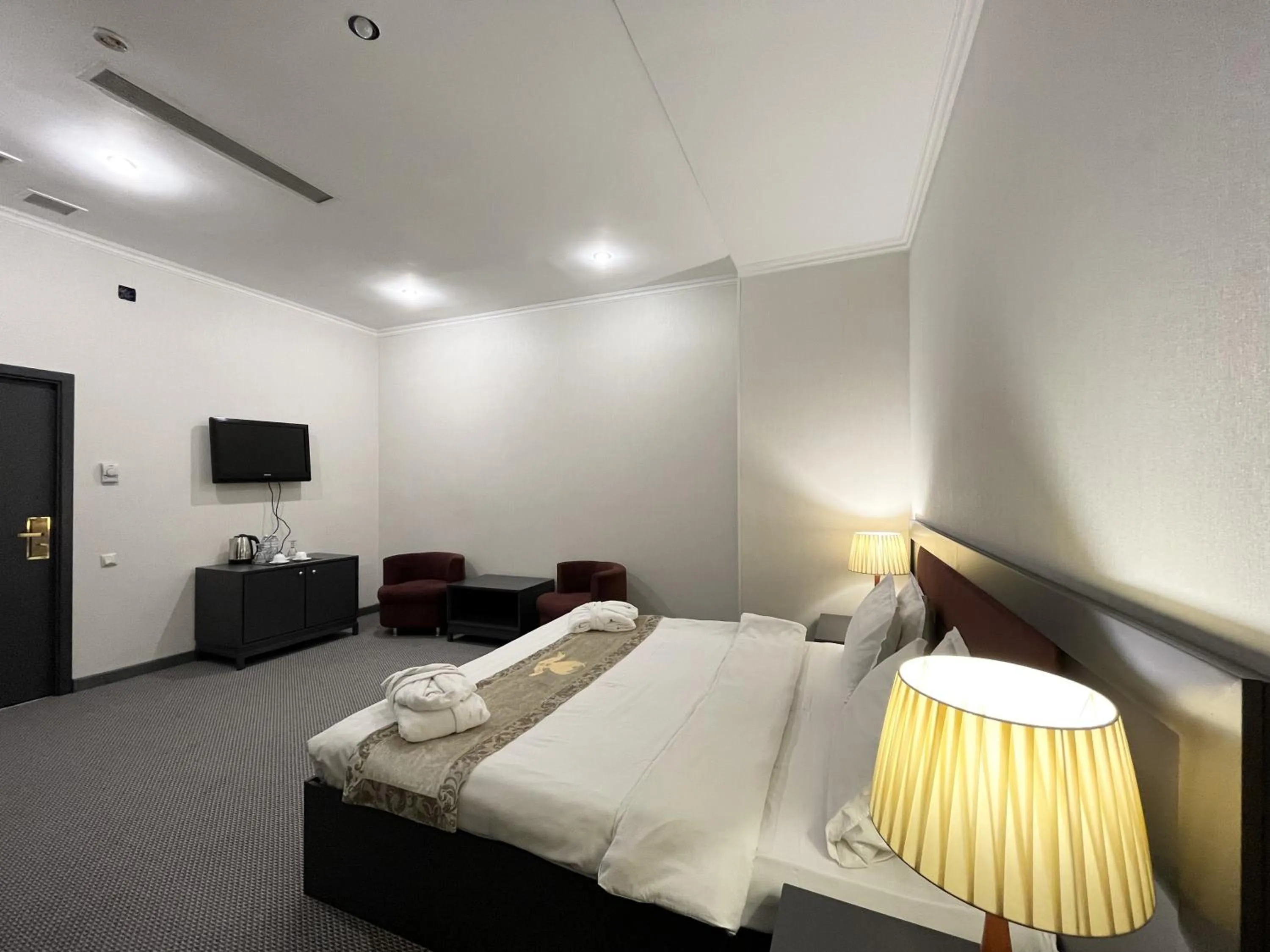 Photo of the whole room in Almaty Grand Erbil Hotel