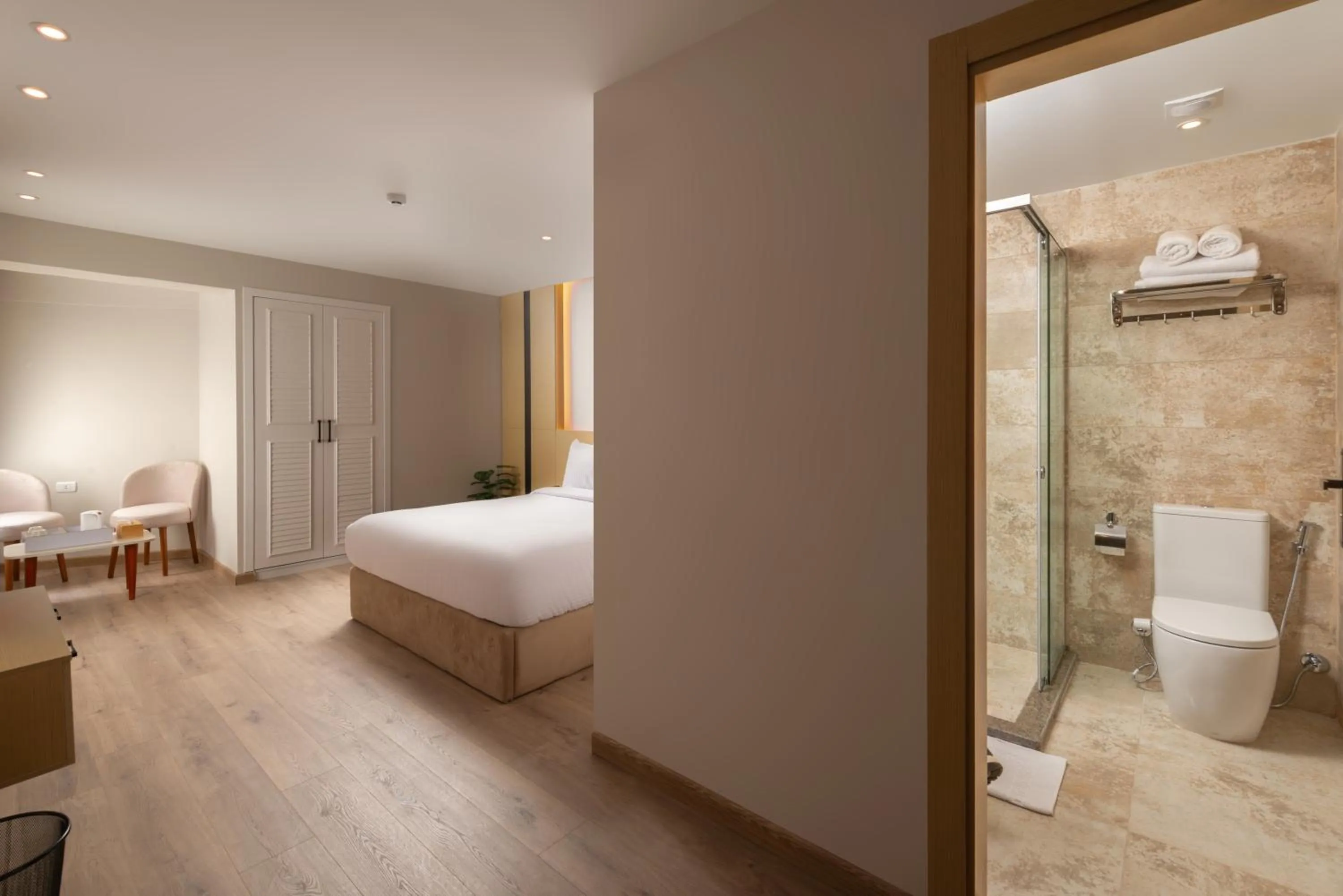 Photo of the whole room in Elegance Grand City Hotel