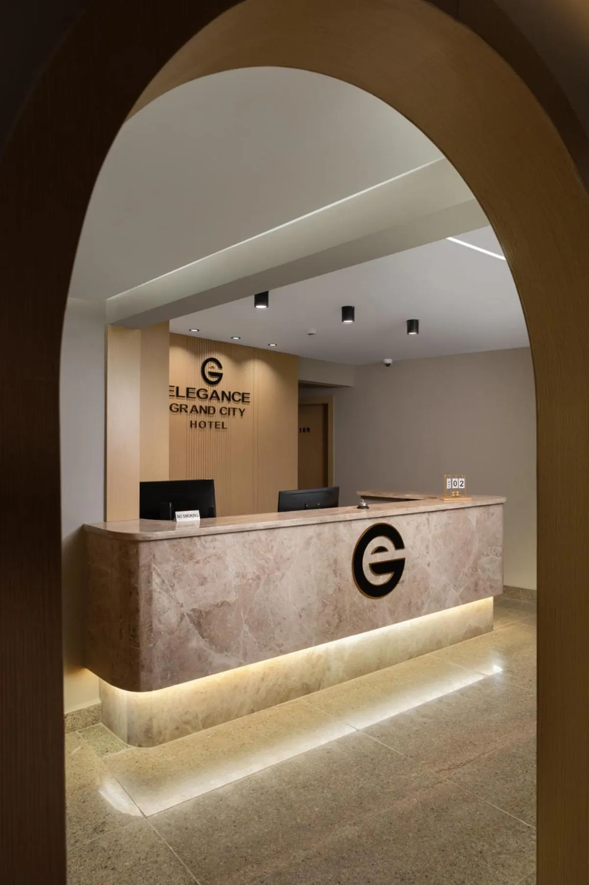 Lobby or reception in Elegance Grand City Hotel