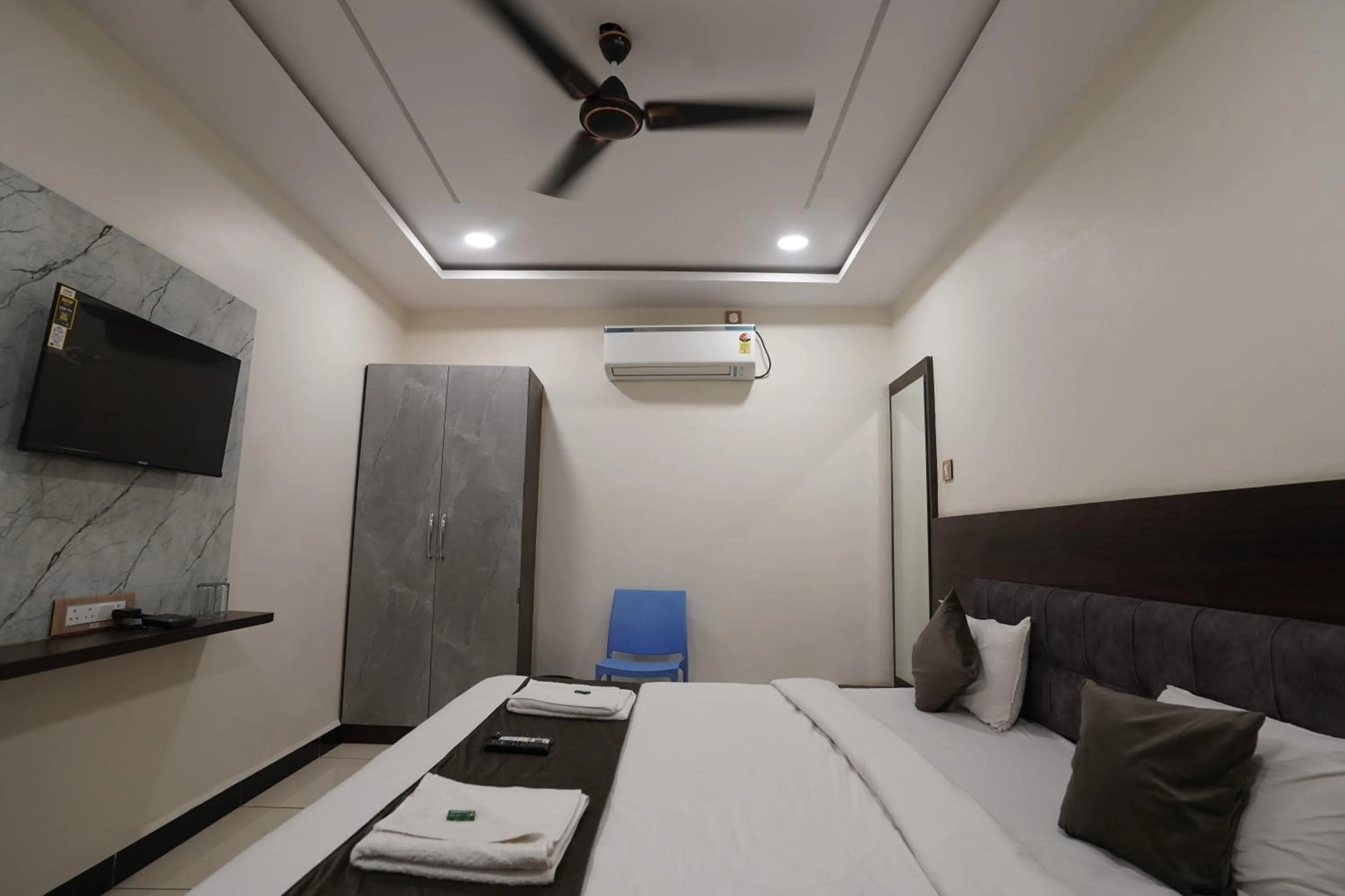 Bed in Hotel Dev Kripa