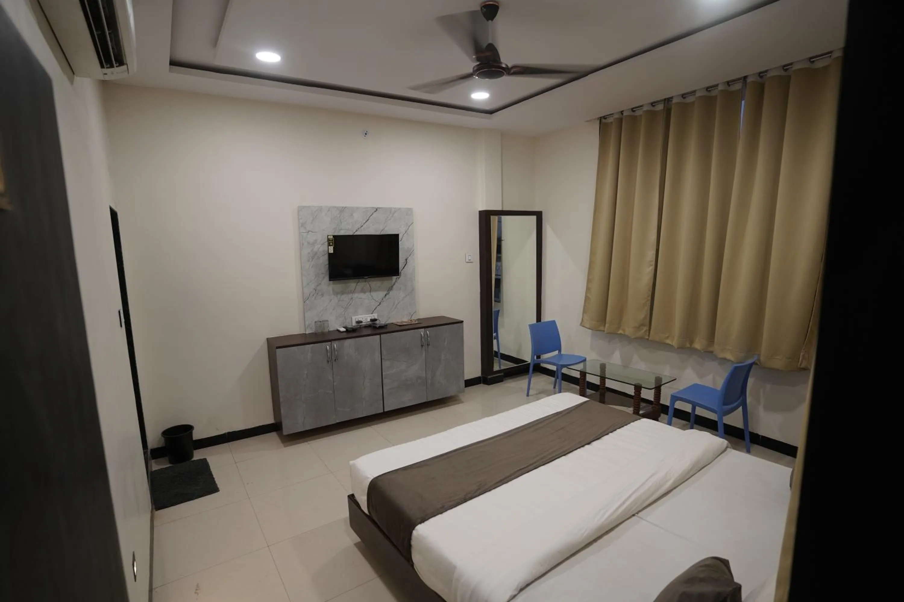 Bed in Hotel Dev Kripa