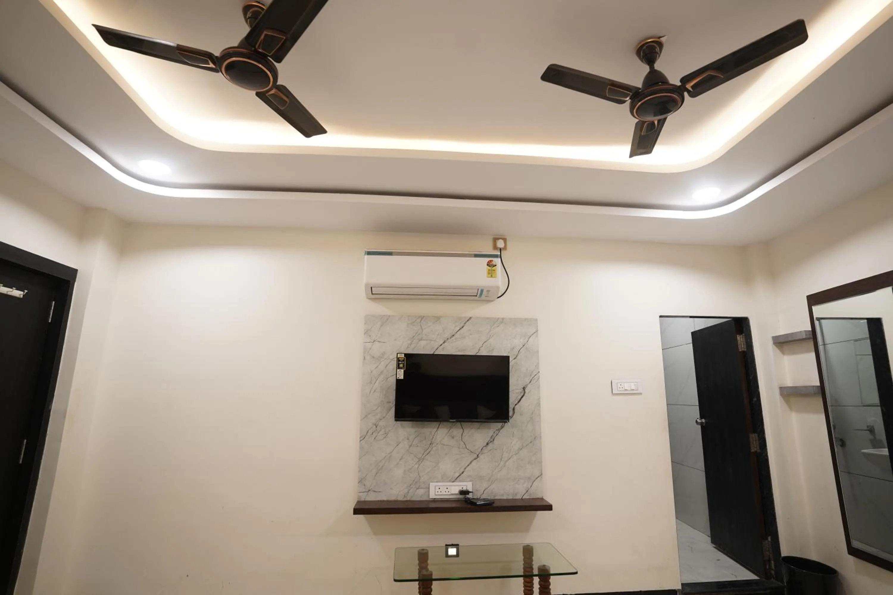 air conditioner in Hotel Dev Kripa