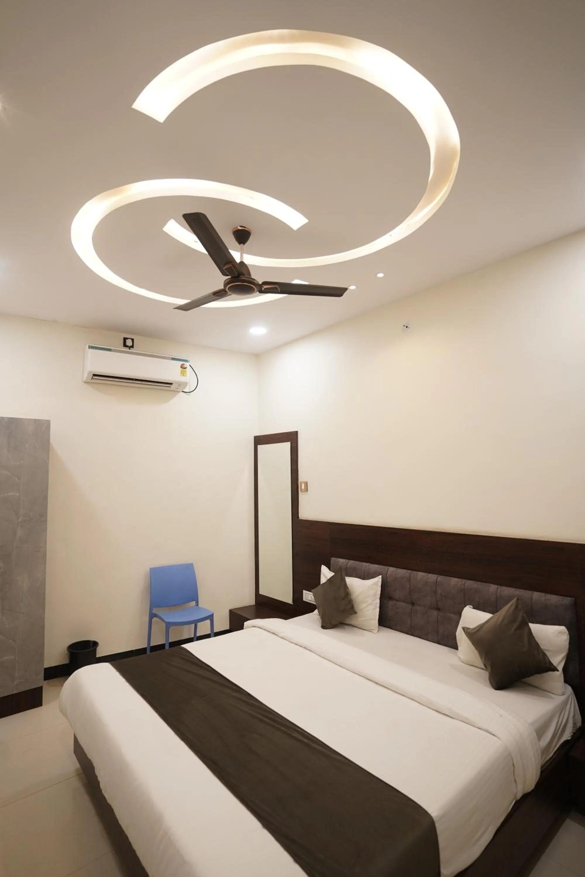 Bed in Hotel Dev Kripa