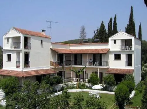 Facade/entrance in Georgina Apartments
