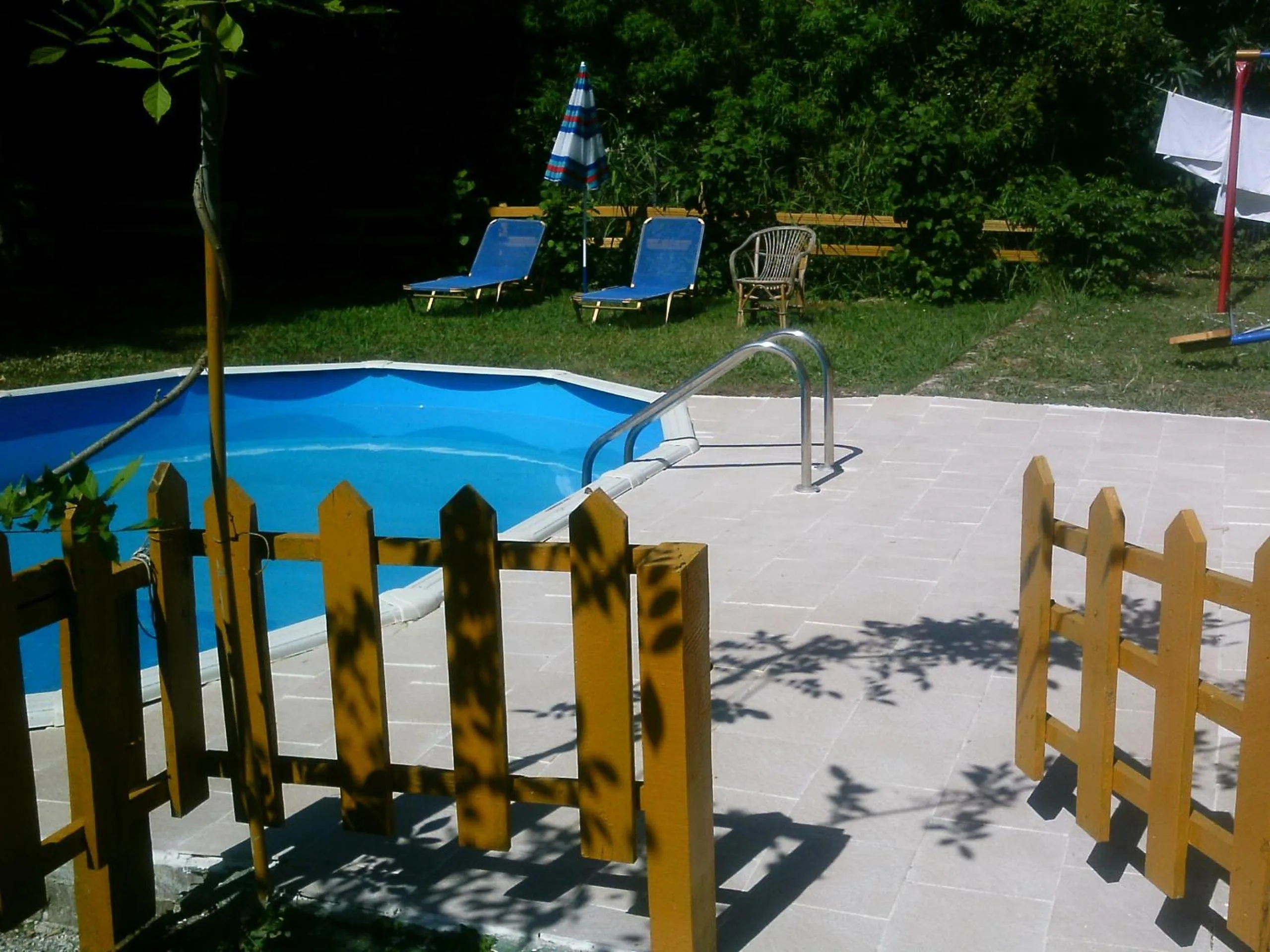 Swimming pool in Georgina Apartments