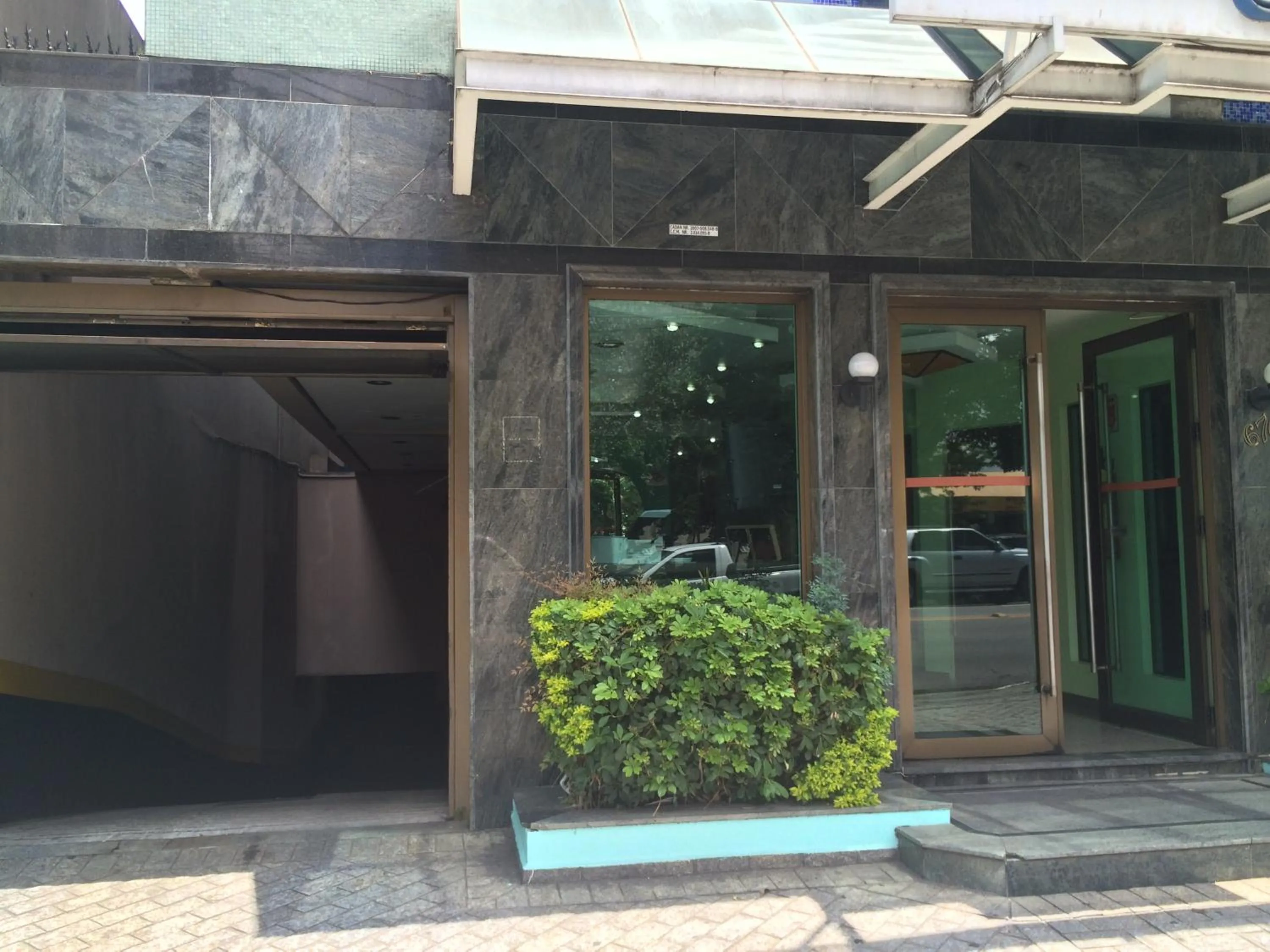 Facade/entrance in Saville Hotel