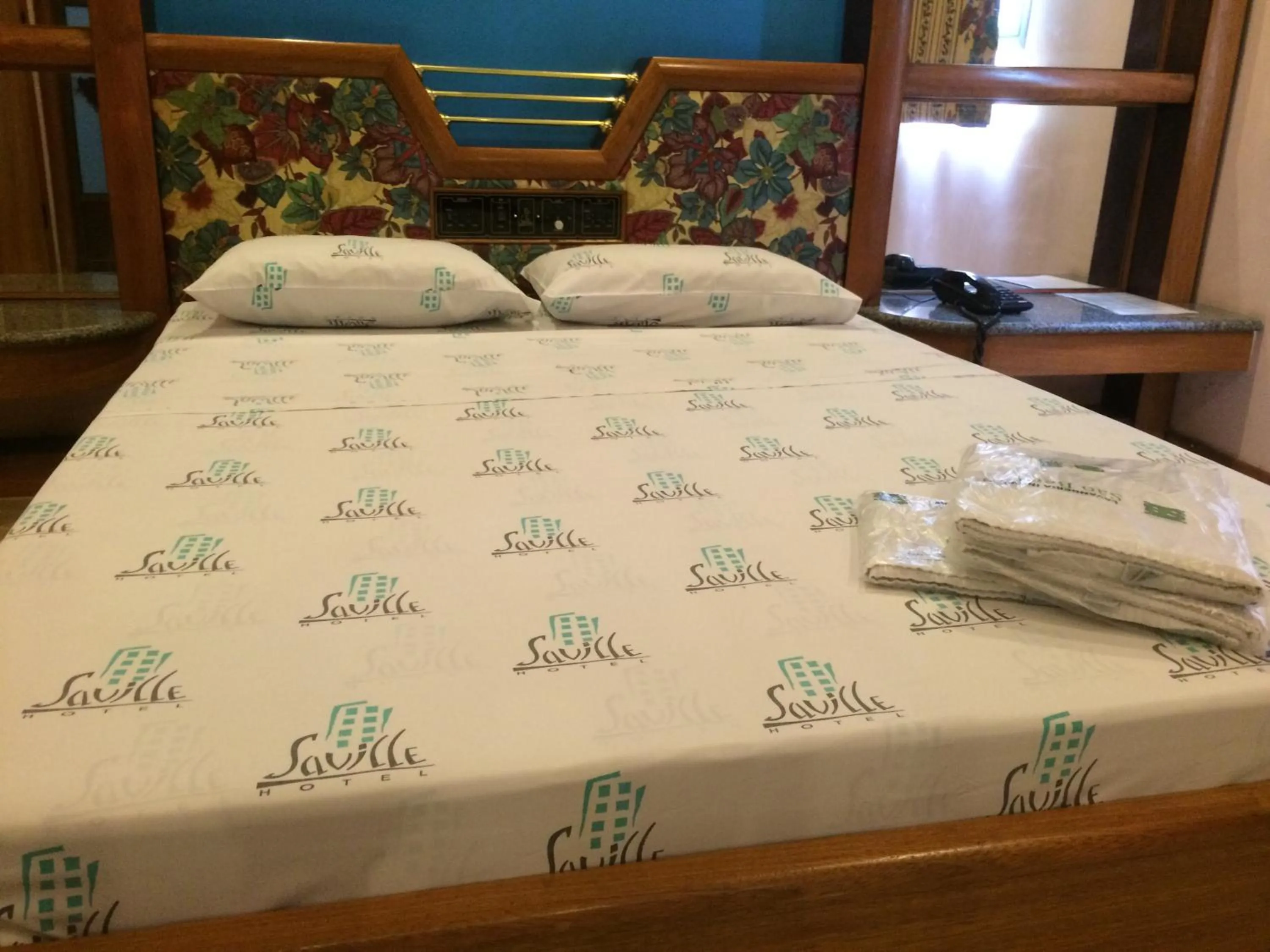 Bed in Saville Hotel
