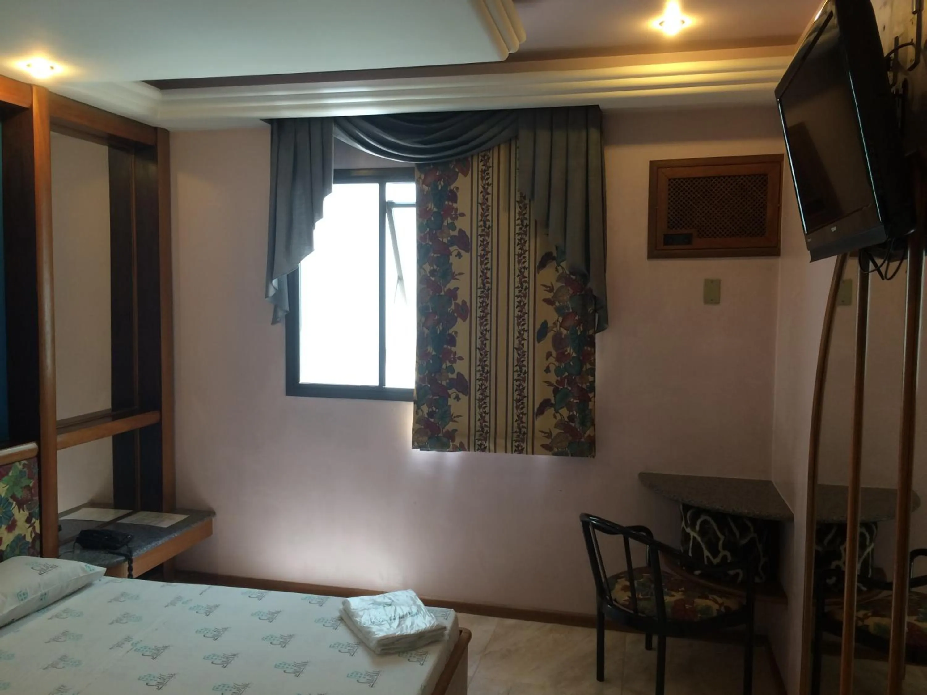 Day in Saville Hotel