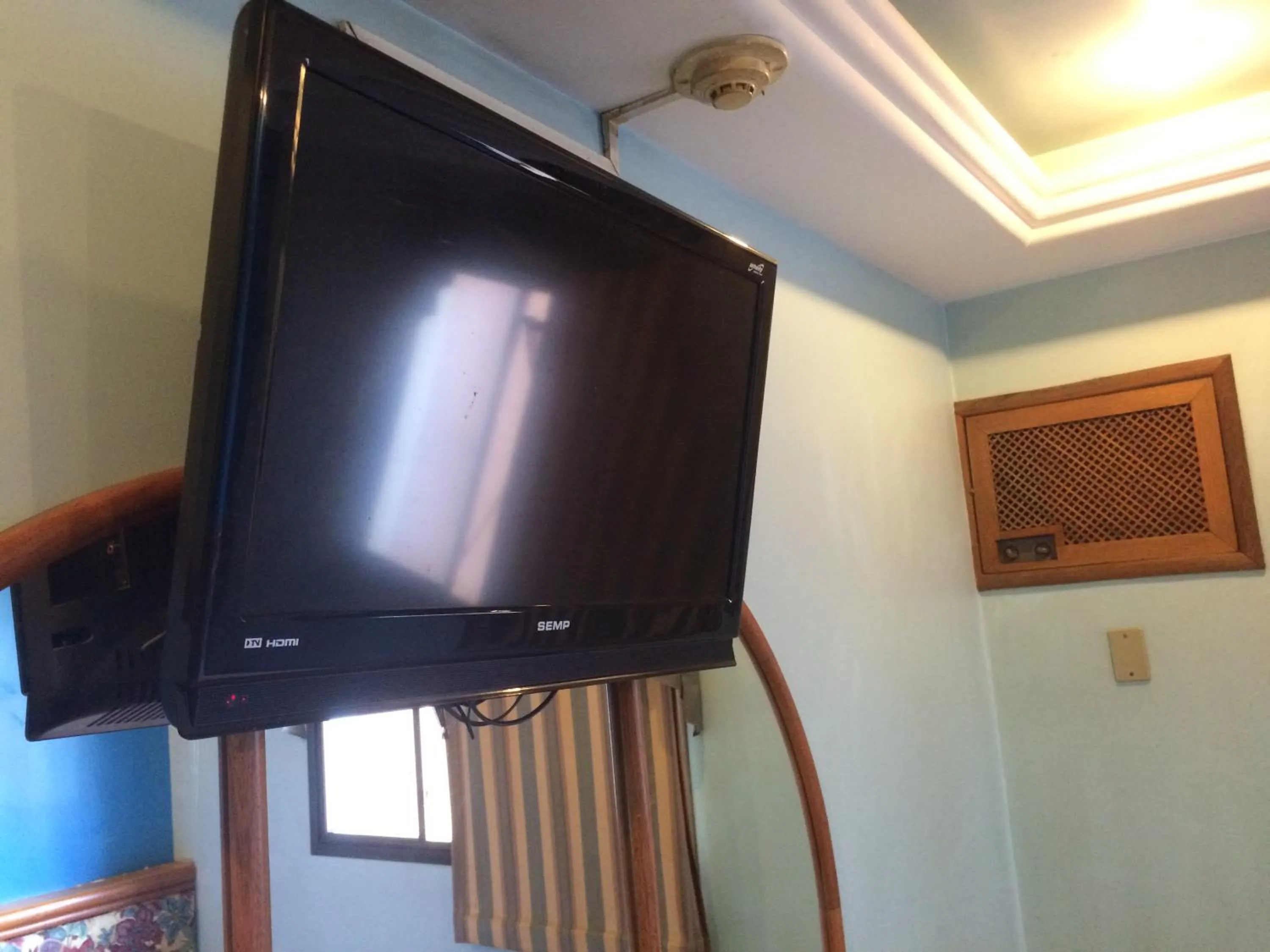 TV and multimedia in Saville Hotel