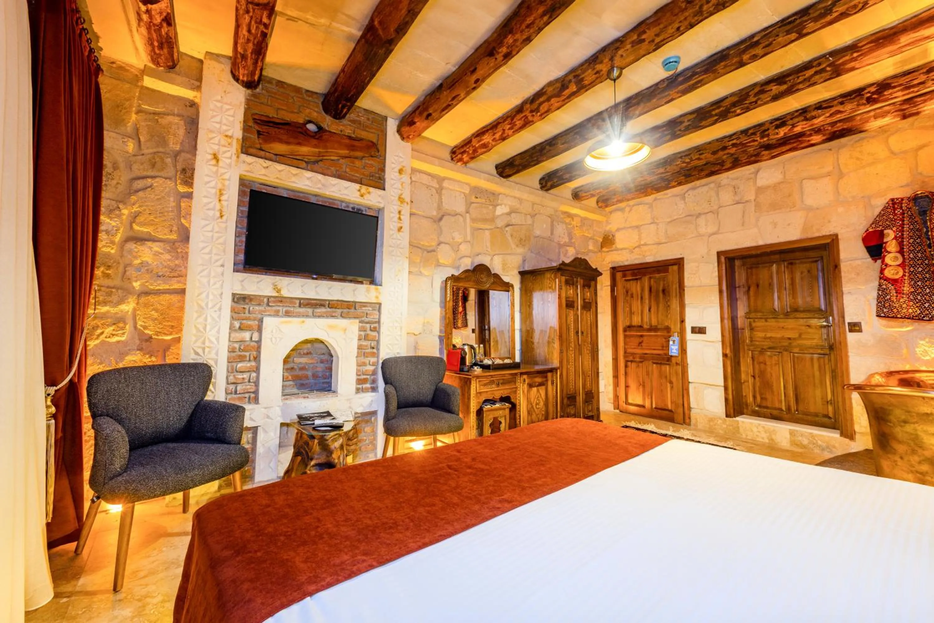 Photo of the whole room, Bed in Historical Goreme House
