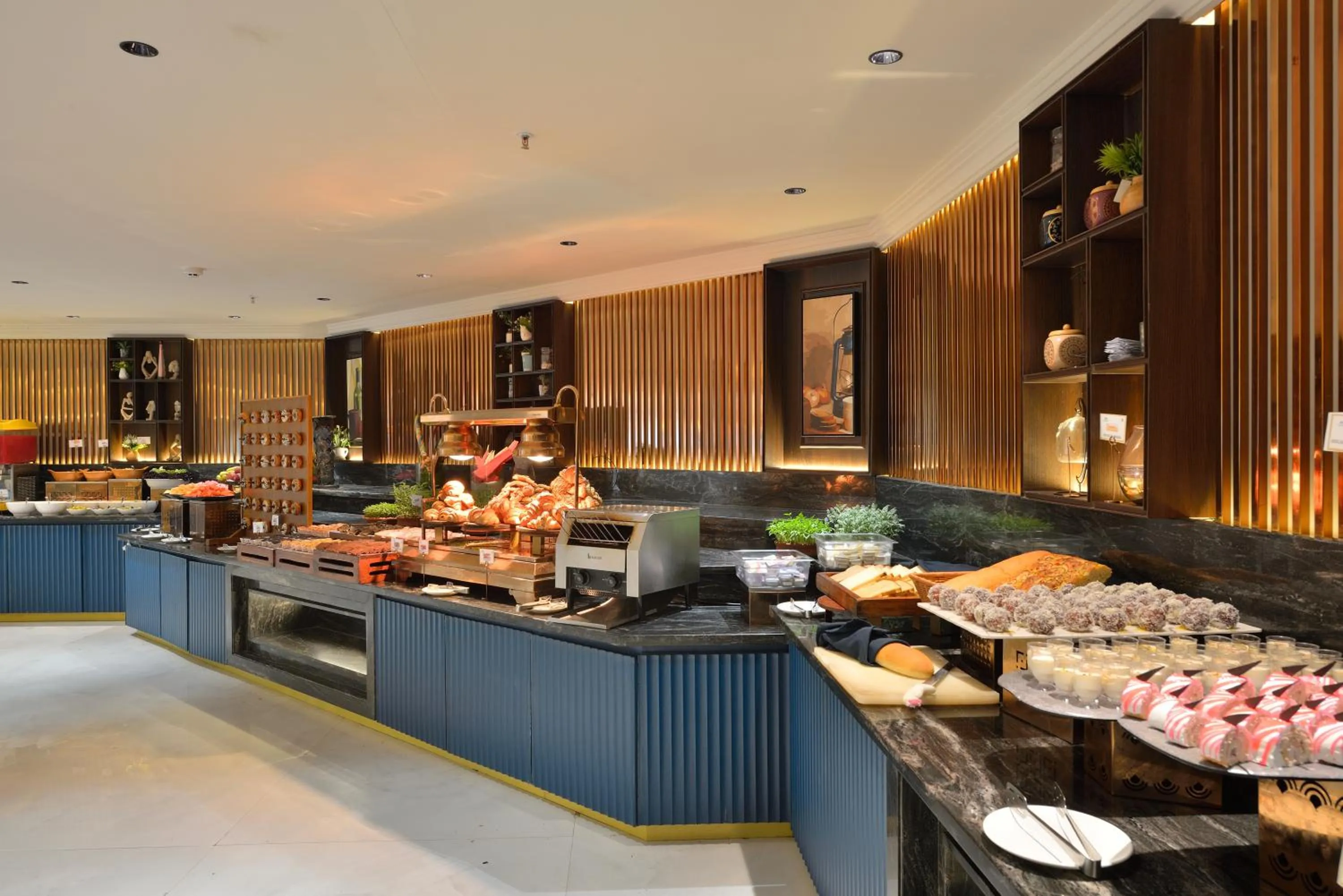 Restaurant/places to eat in Treat Resort Silvassa