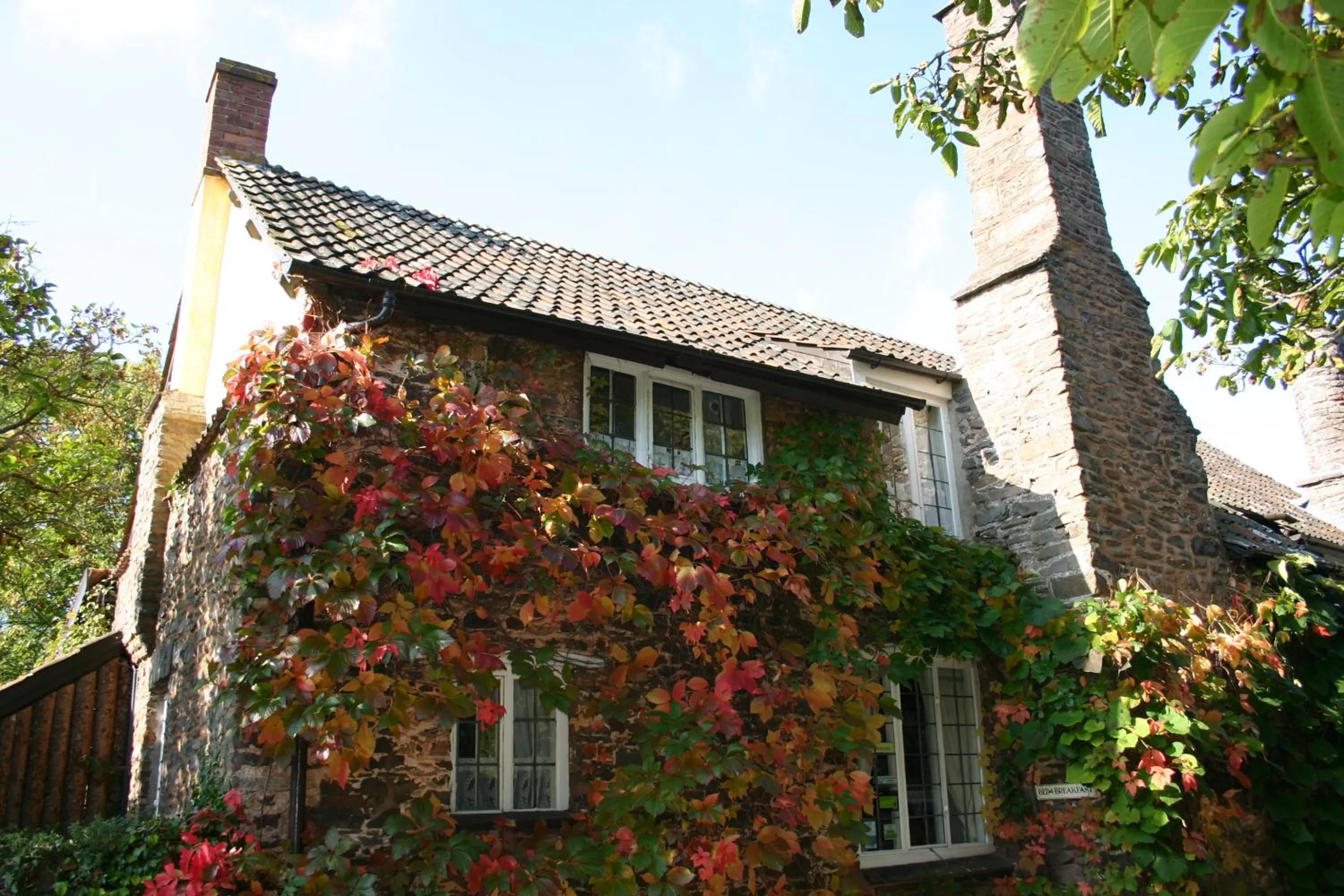 Facade/entrance in Tudor Cottage