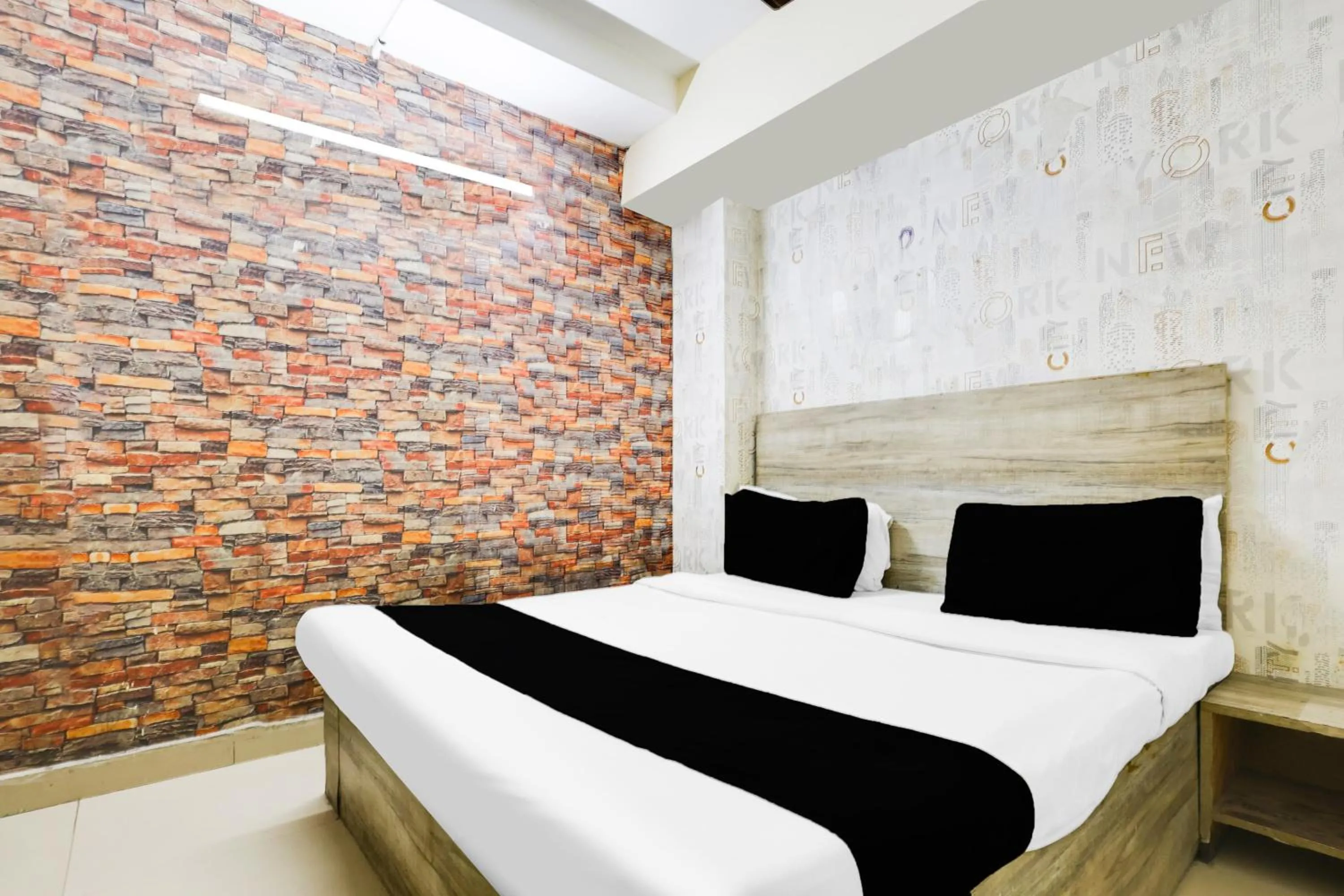 Bedroom in Hotel O Royal Green