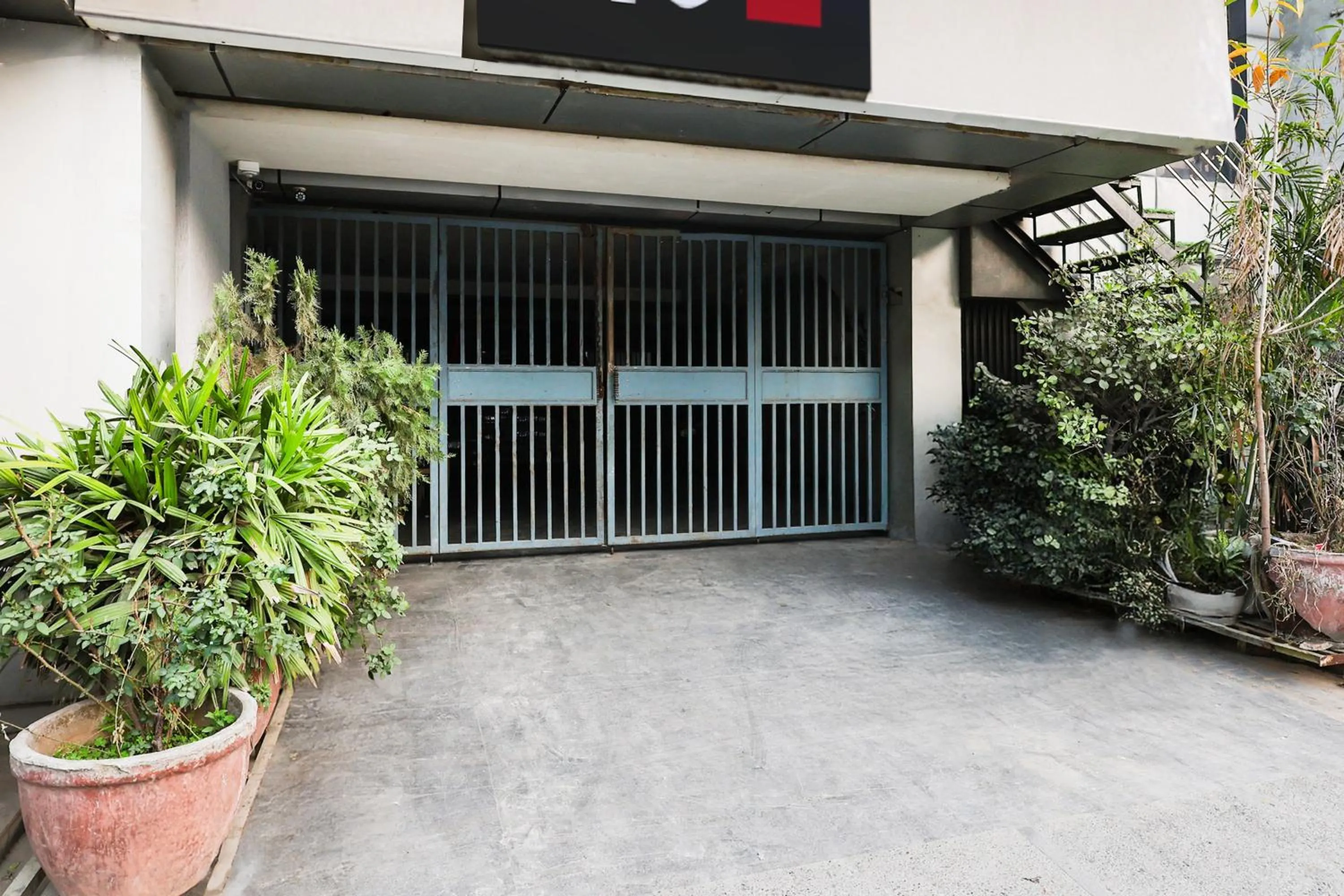 Facade/entrance in Hotel O Royal Green