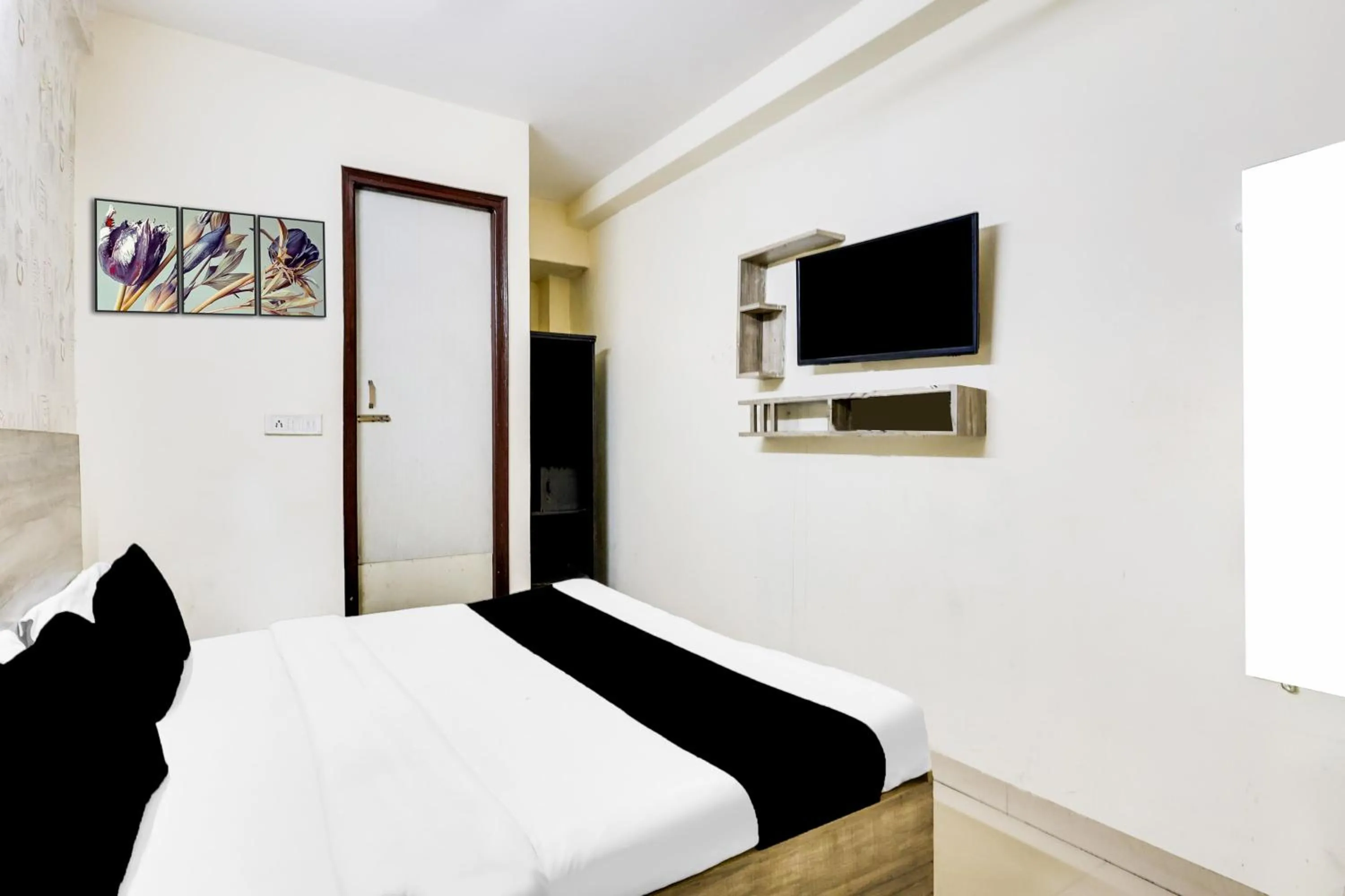 Bedroom in Hotel O Royal Green