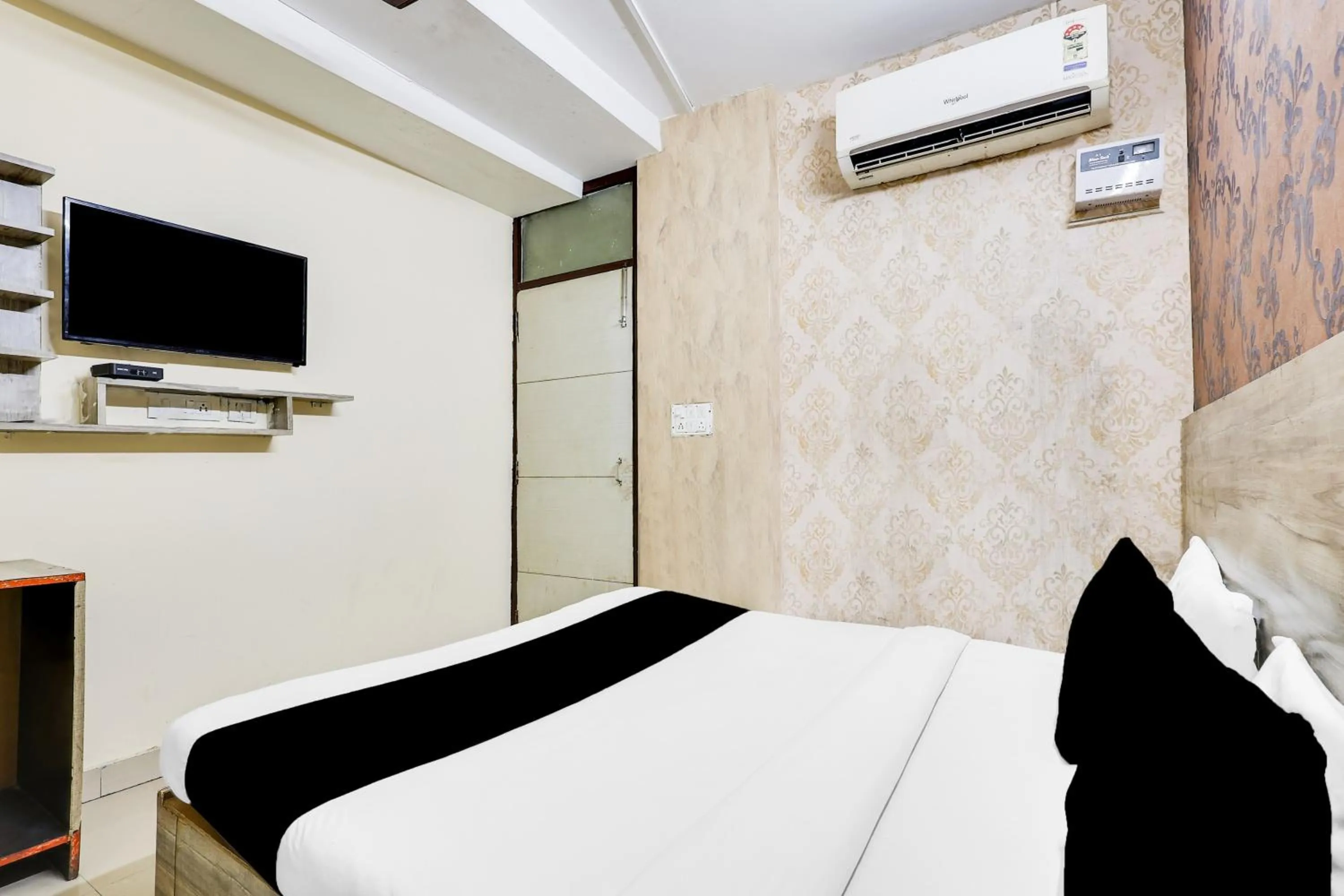 Bedroom in Hotel O Royal Green