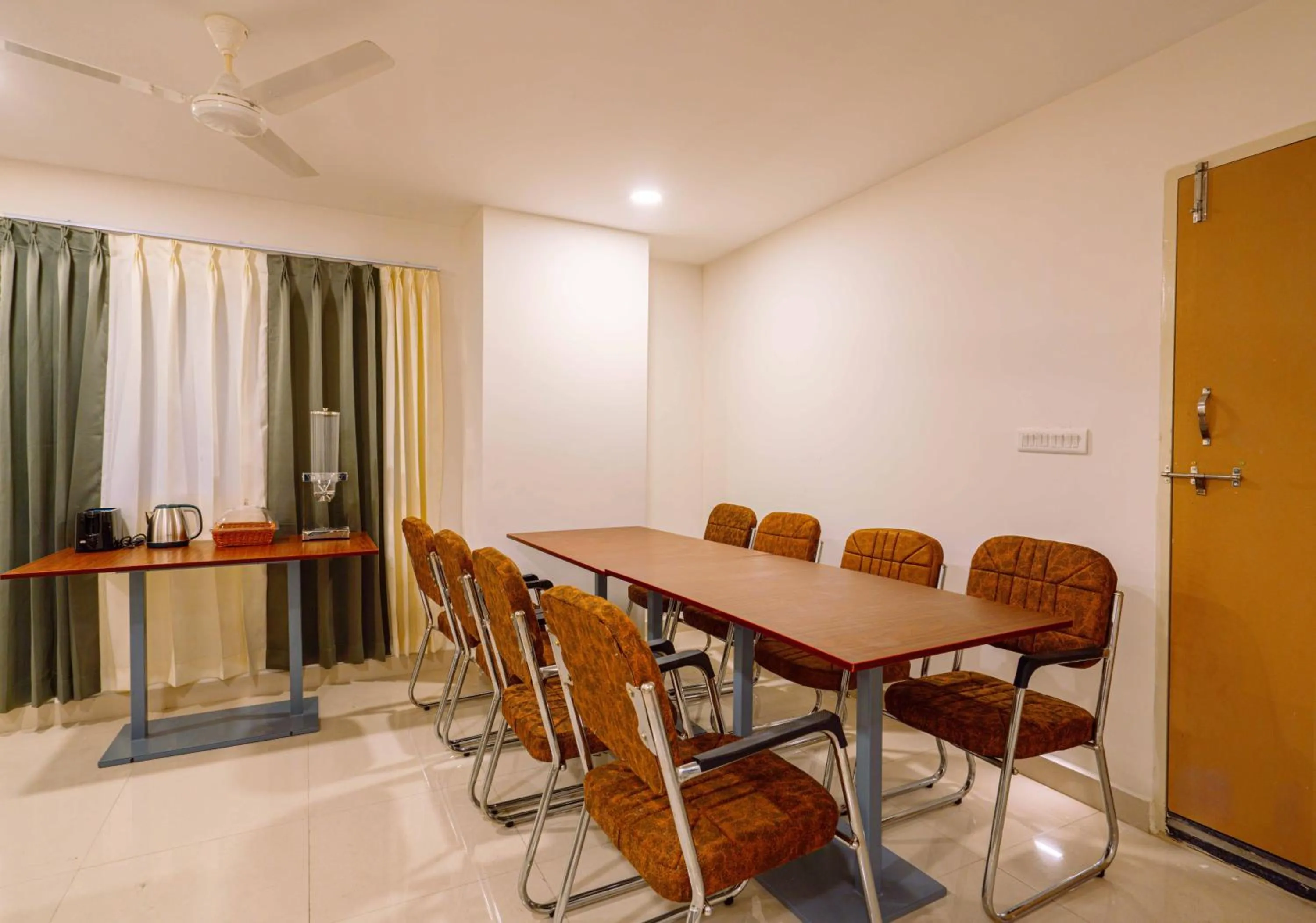 Breakfast in Treebo The Living Tree Khairatabad