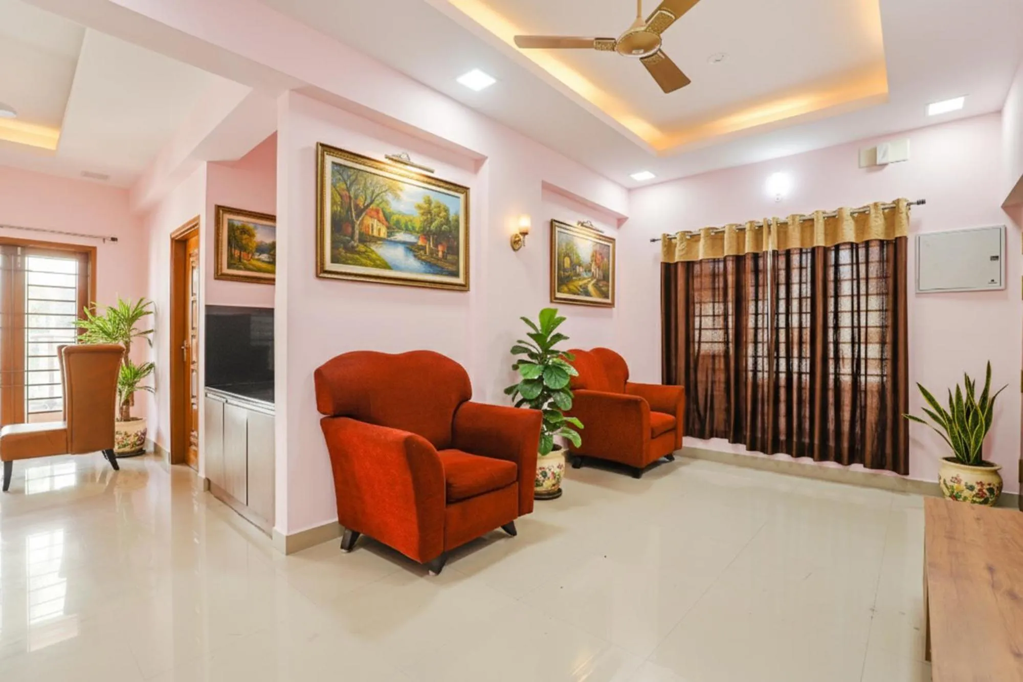 Lobby or reception in FabHotel Hathvik Park