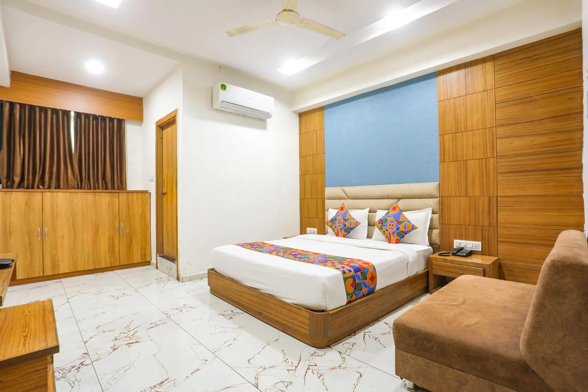 FabHotel Raj Villa - Nr SG Highway