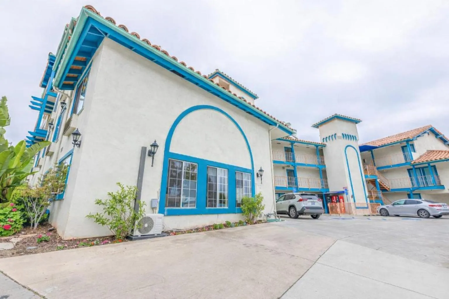 Property building in Hotel Avenida, San Clemente Beach