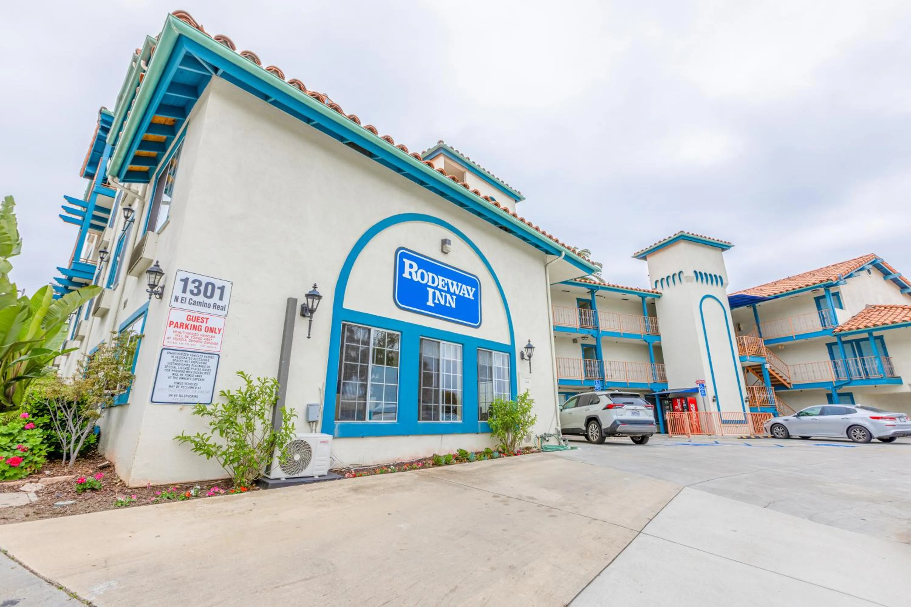 Facade/entrance in Hotel Avenida, San Clemente Beach