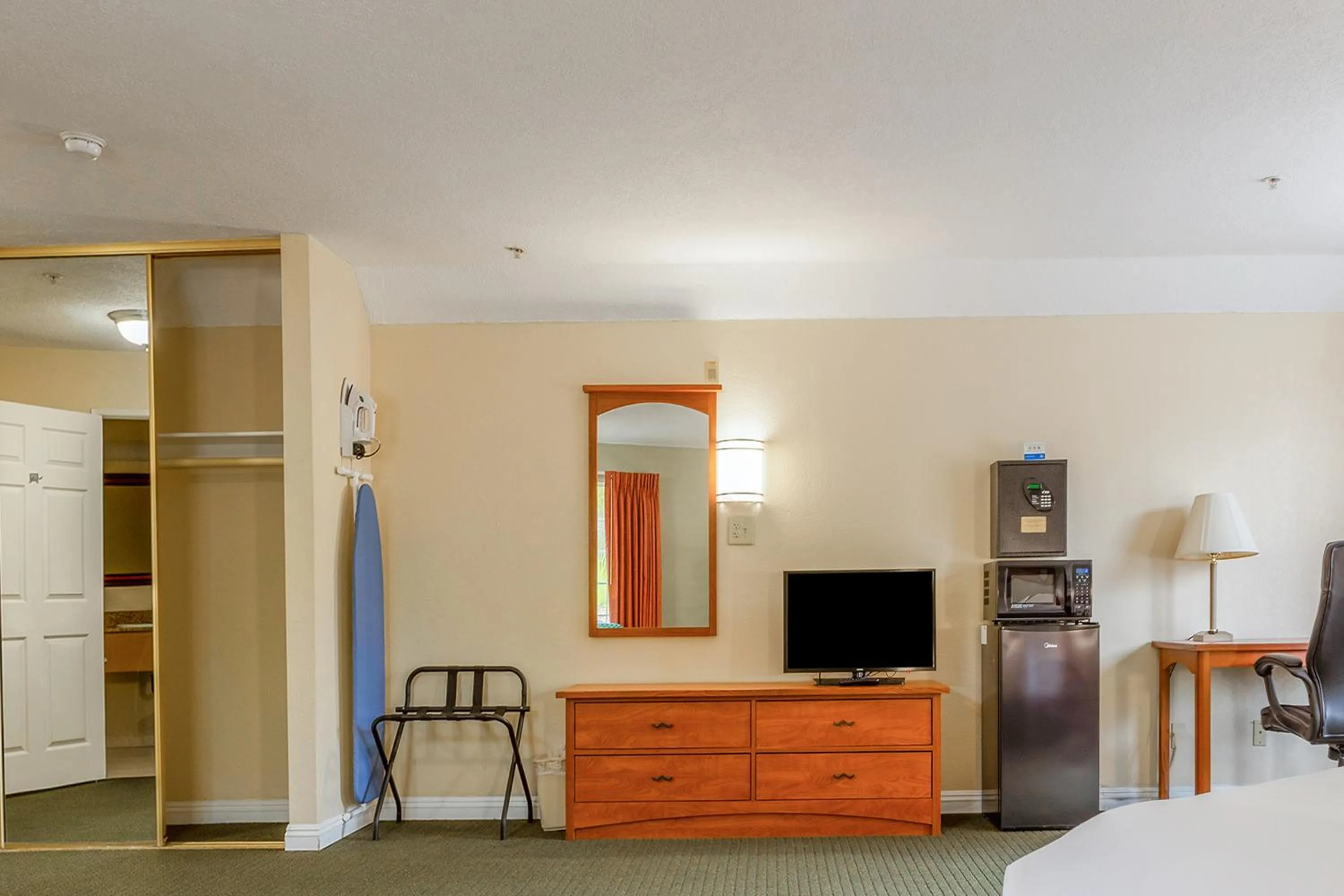 Bedroom in Hotel Avenida, San Clemente Beach