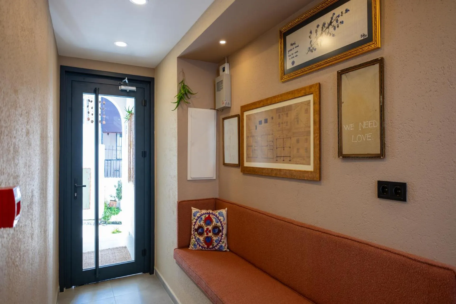 Facade/entrance in Uva Rooms