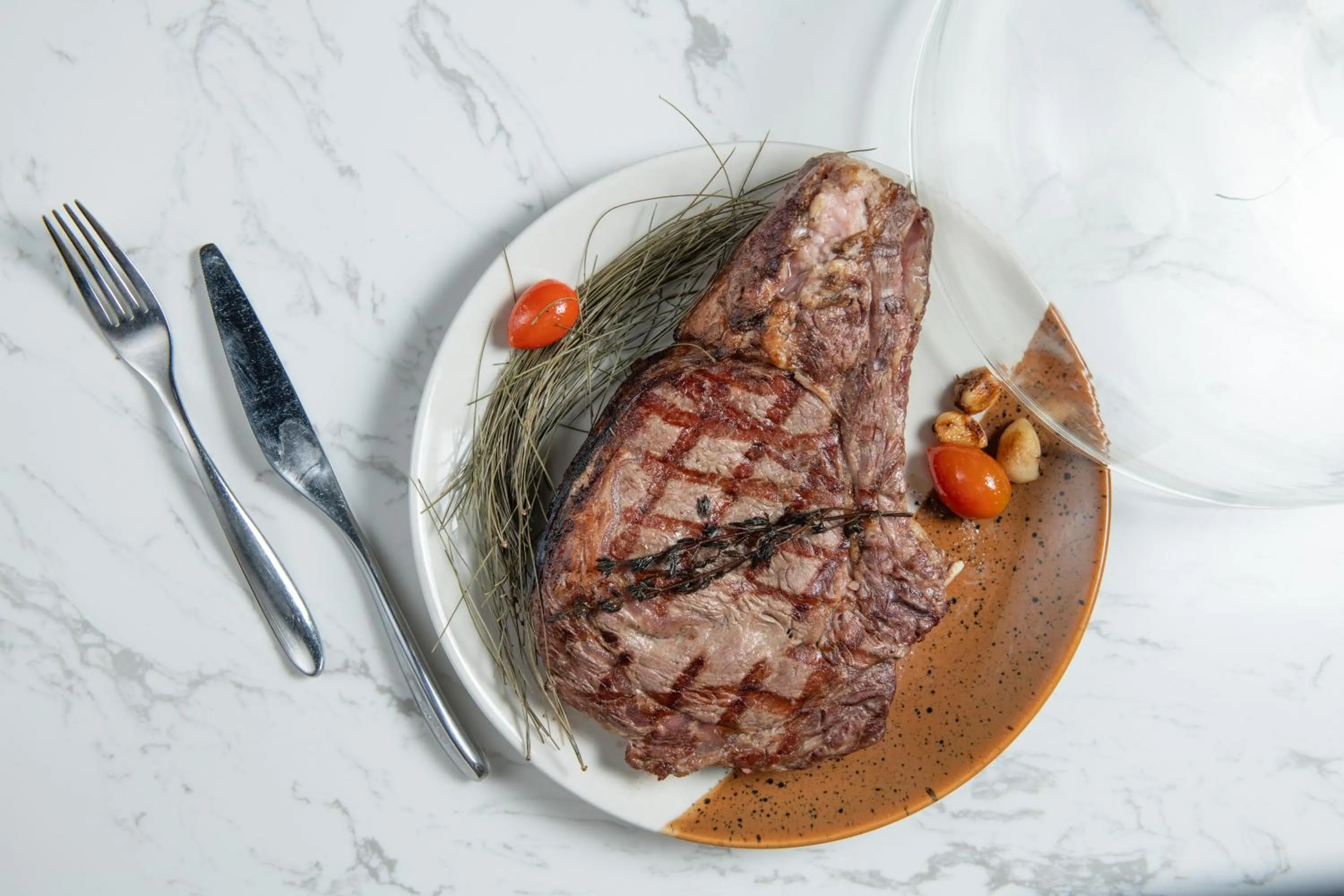 Restaurant/places to eat in Movenpick Hotel Centaurus Islamabad