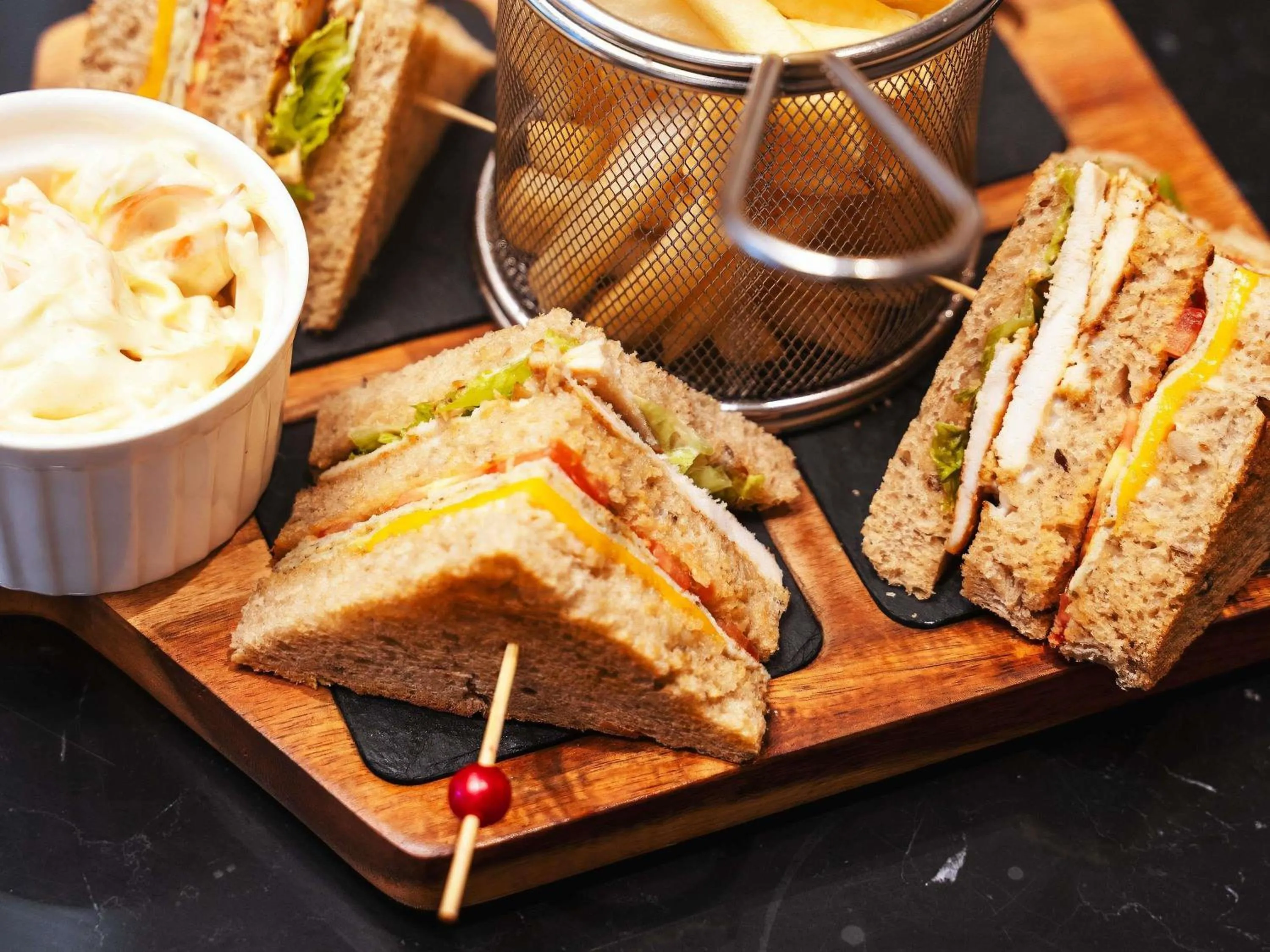 Restaurant/places to eat in Movenpick Hotel Centaurus Islamabad