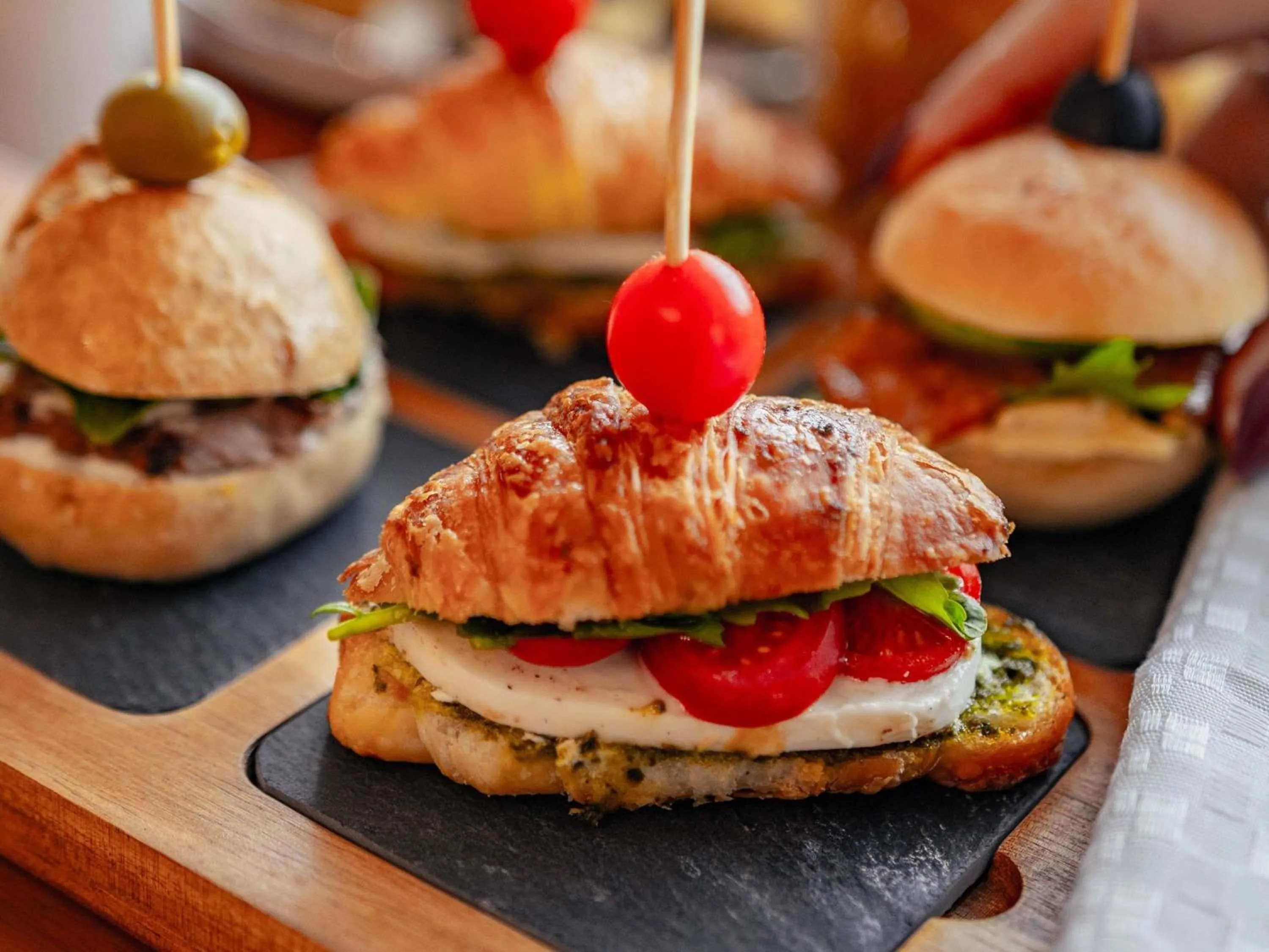 Restaurant/places to eat in Movenpick Hotel Centaurus Islamabad