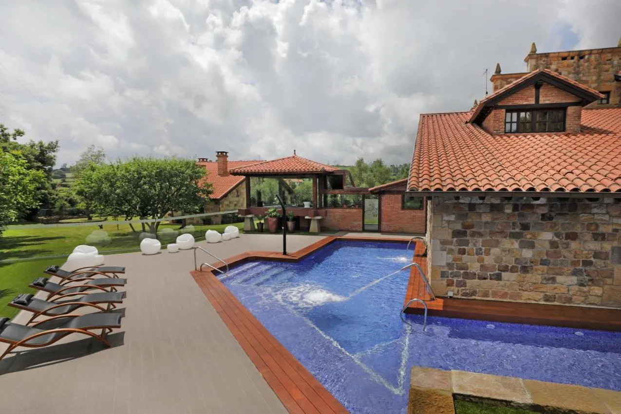 Pool view in Hotel Spa San Marcos