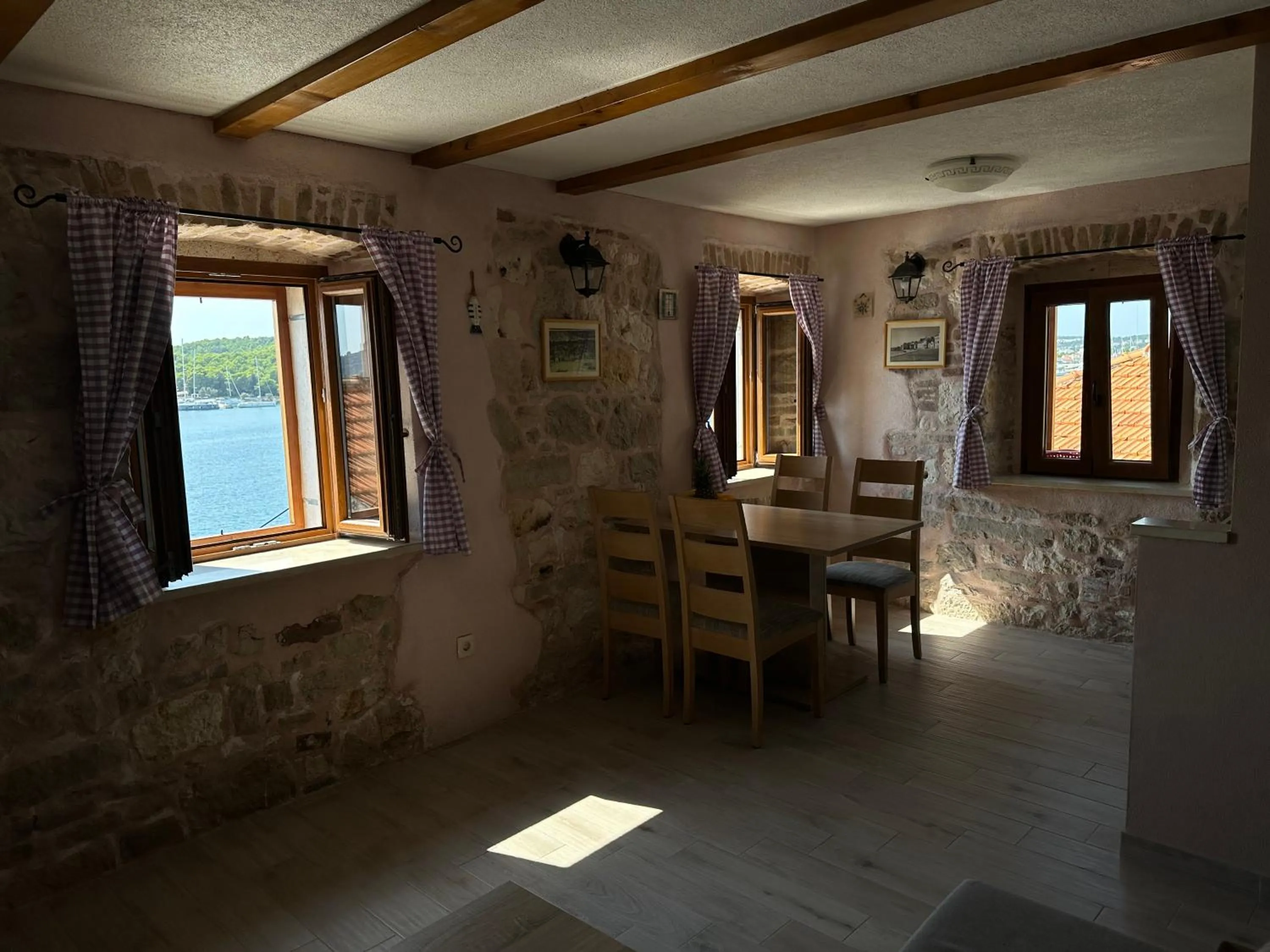 Apartments Dvor