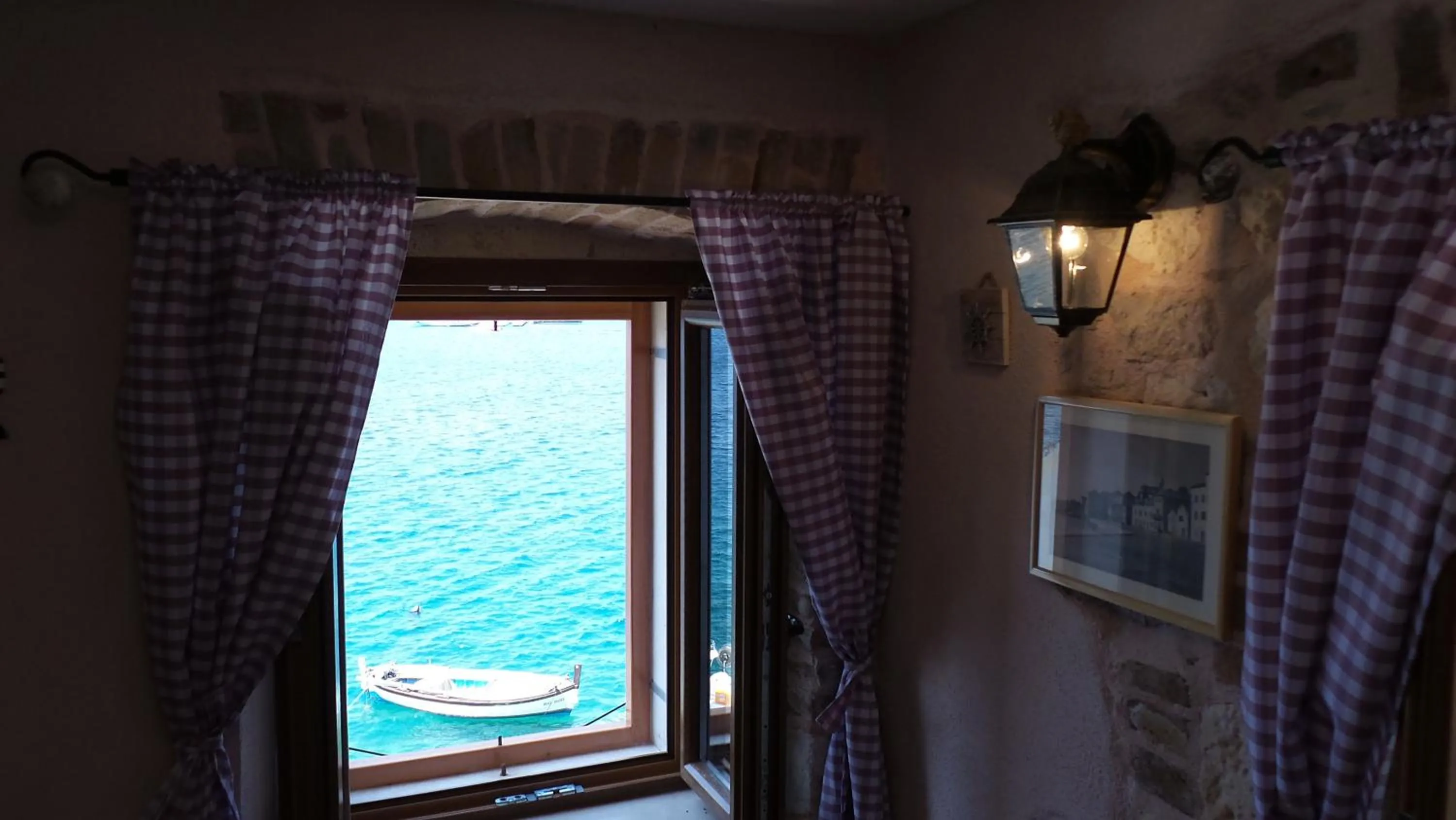 Sea view in Apartments Dvor