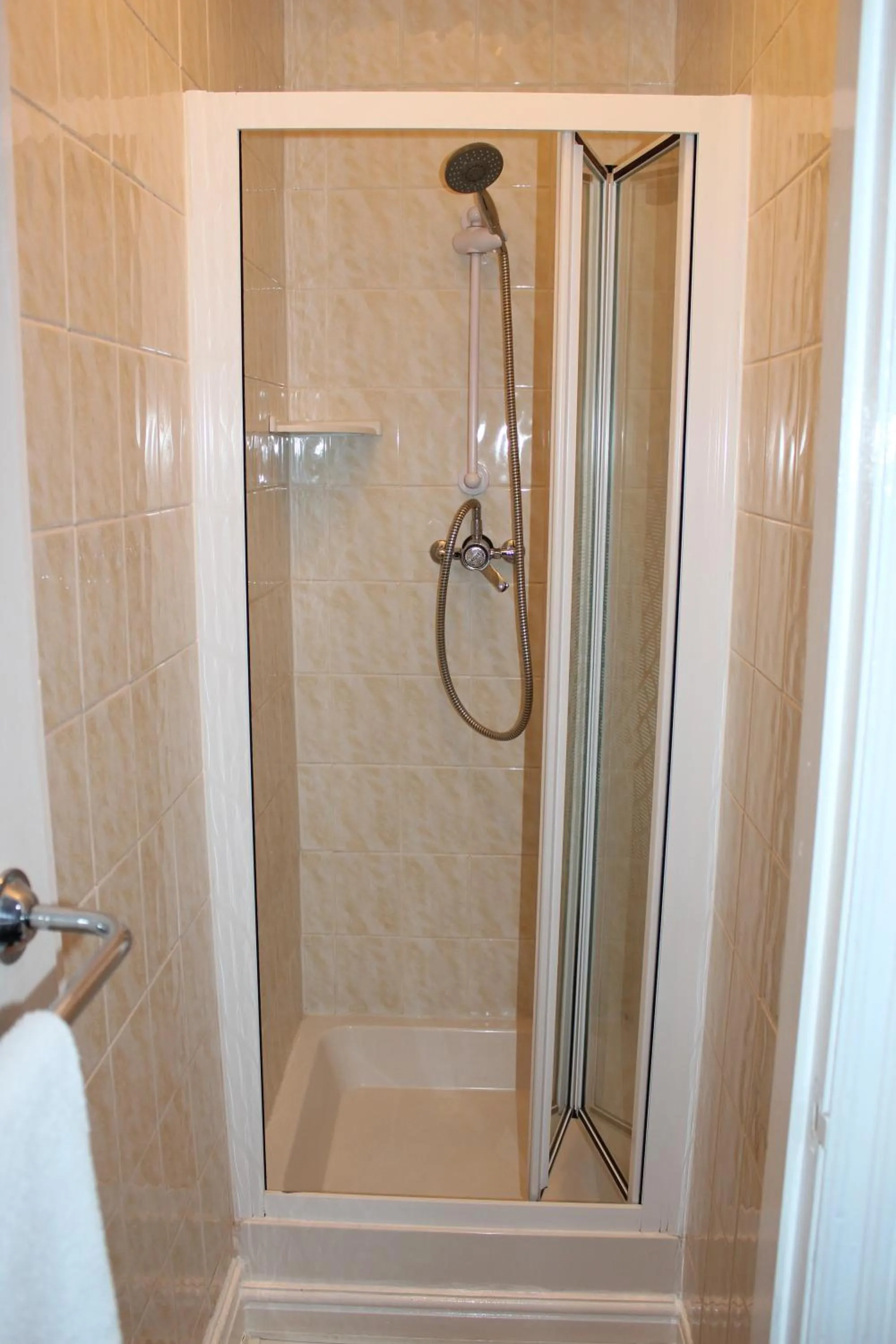 Shower in The Moray House